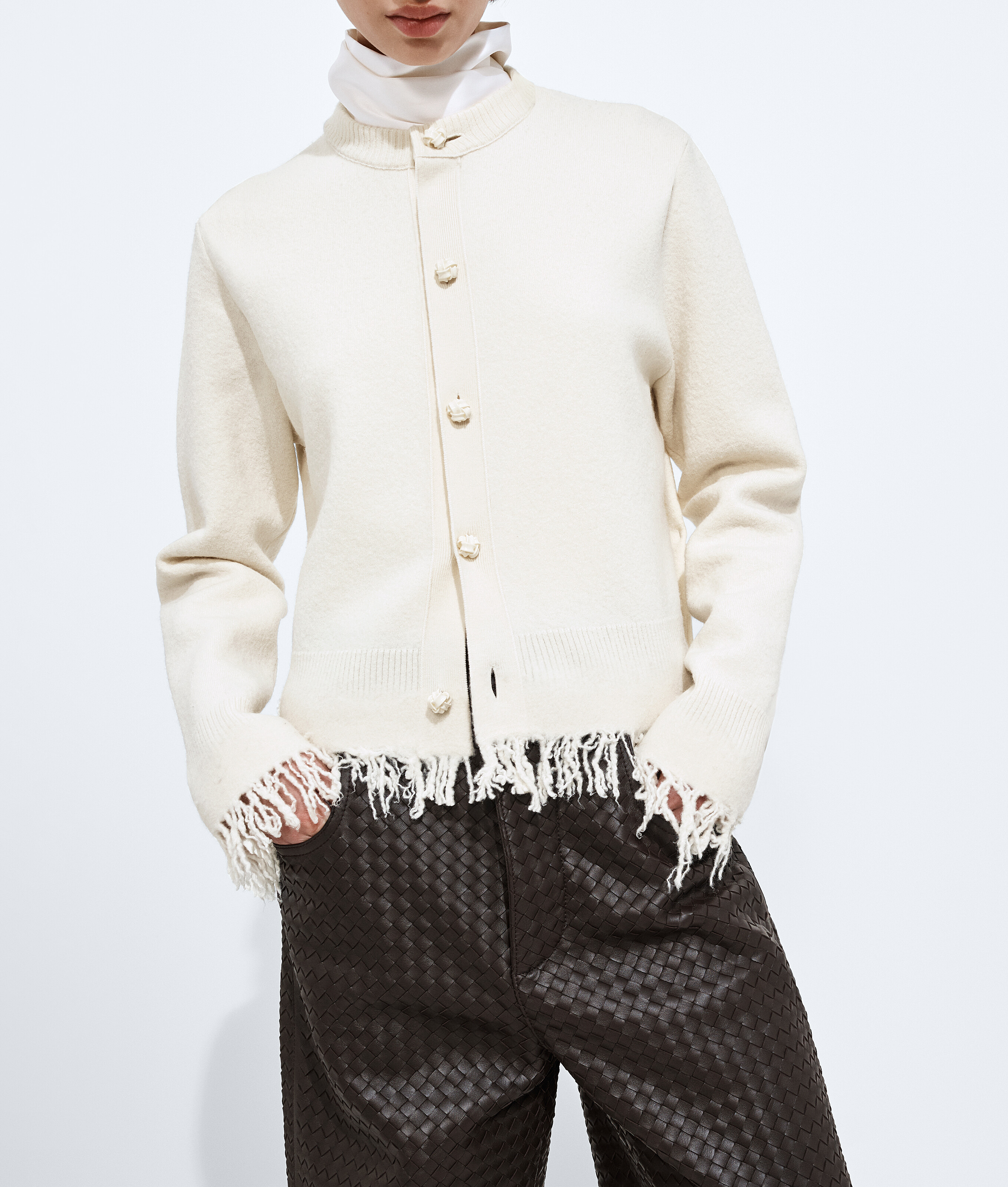 Women's Wool Felted Cardigan in Chalk Bottega Veneta Luxembourg EN - Image 4