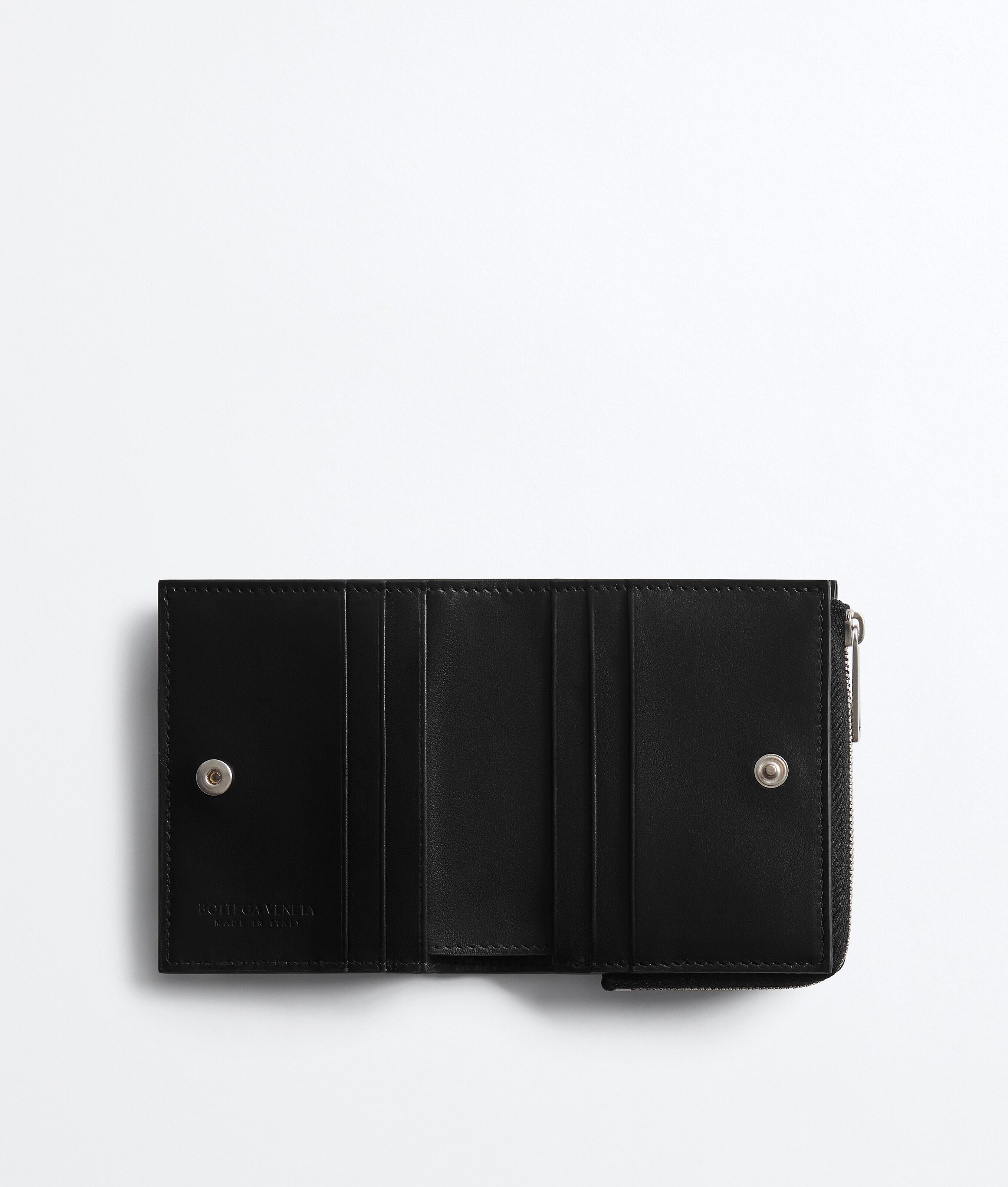 Men's Intrecciato Small Bi-Fold Wallet in Black/shamrock Bottega Veneta Bulgaria EN - Image 2