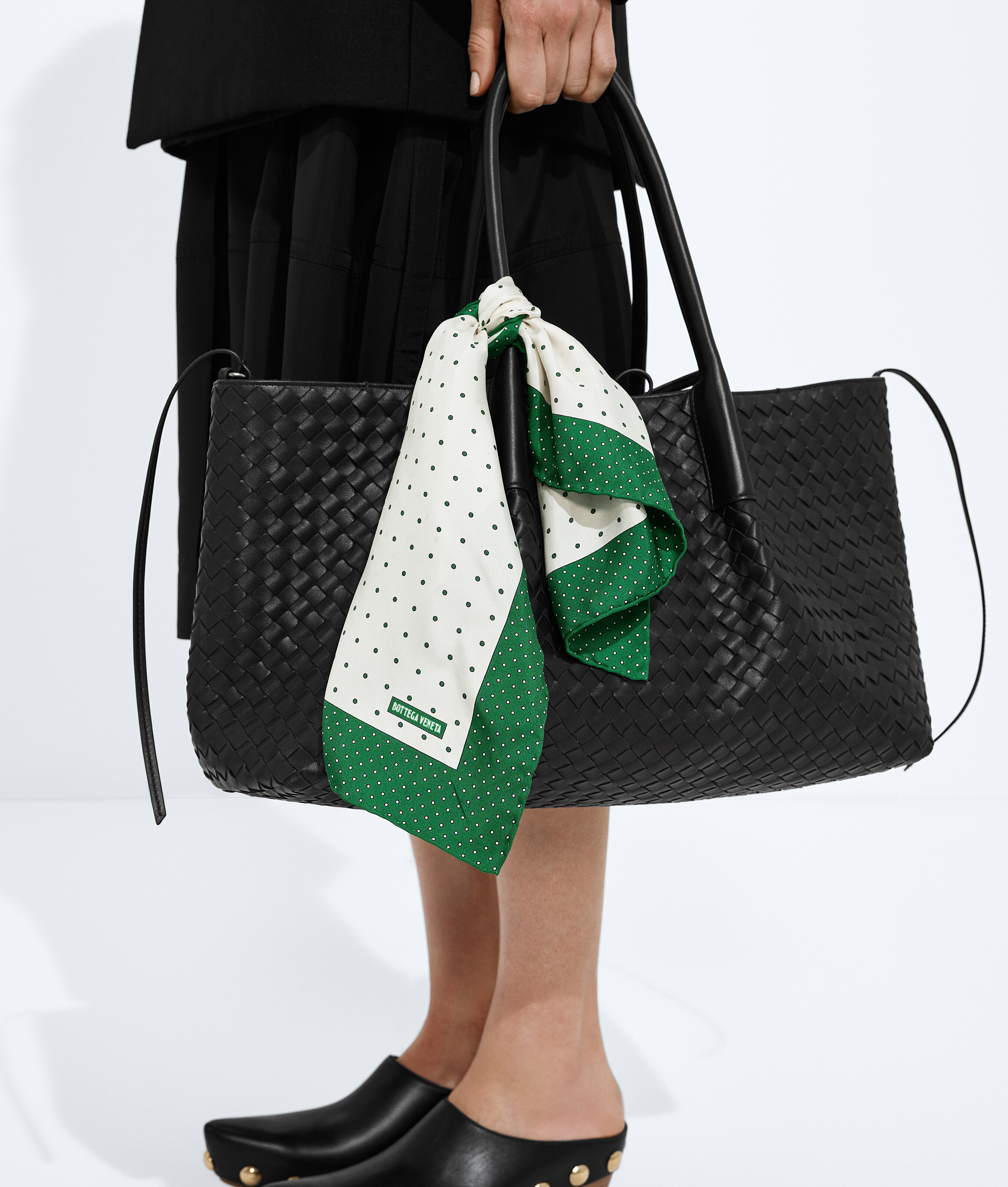 Women's Silk Twill Foulard in Grass green Bottega Veneta Luxembourg EN - Image 5