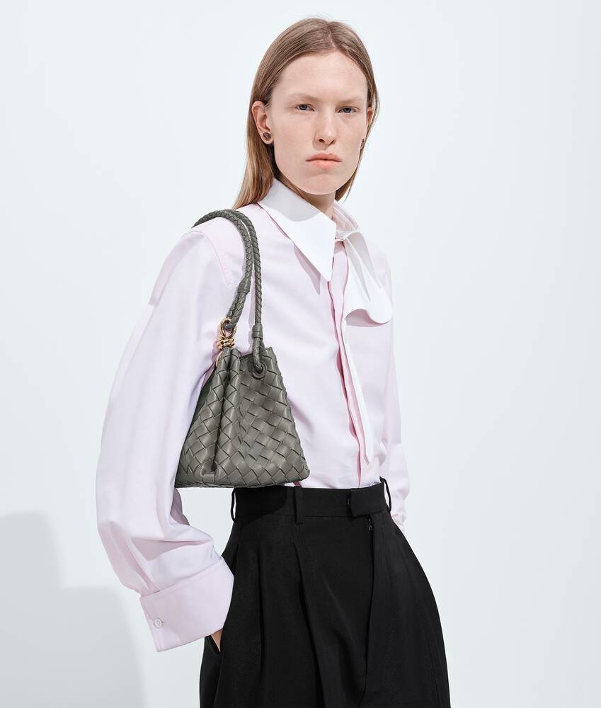 显示产品图片放大效果 6 - Parachute肩背包