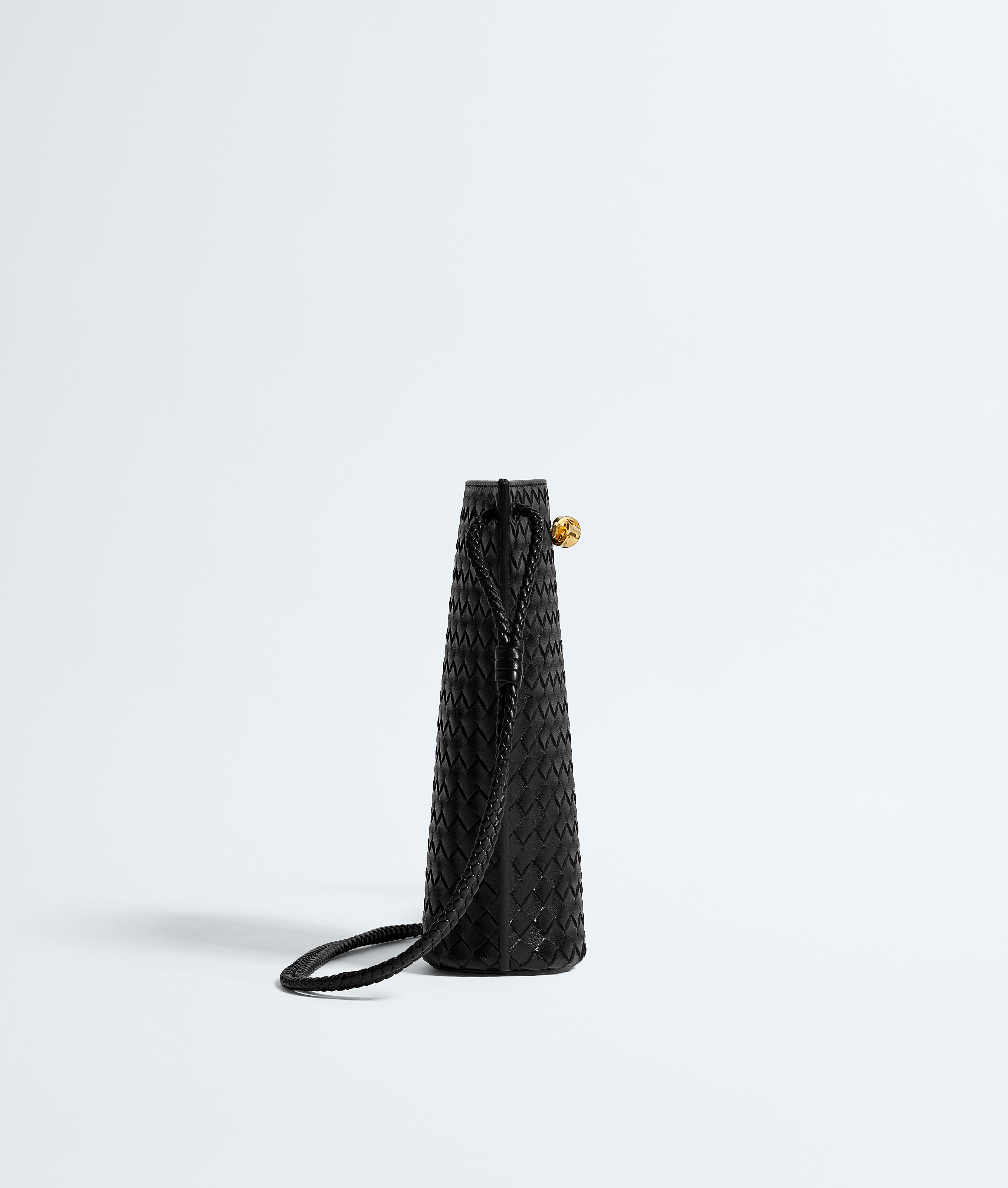 Women's Bacio Phone Bucket in Black Bottega Veneta Luxembourg EN - Image 4