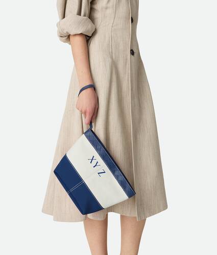 Mittelgro&szlig;e Flip Flap Pouch f&uuml;r Damen in White/cruise Bottega Veneta Deutschland DE - Image 7