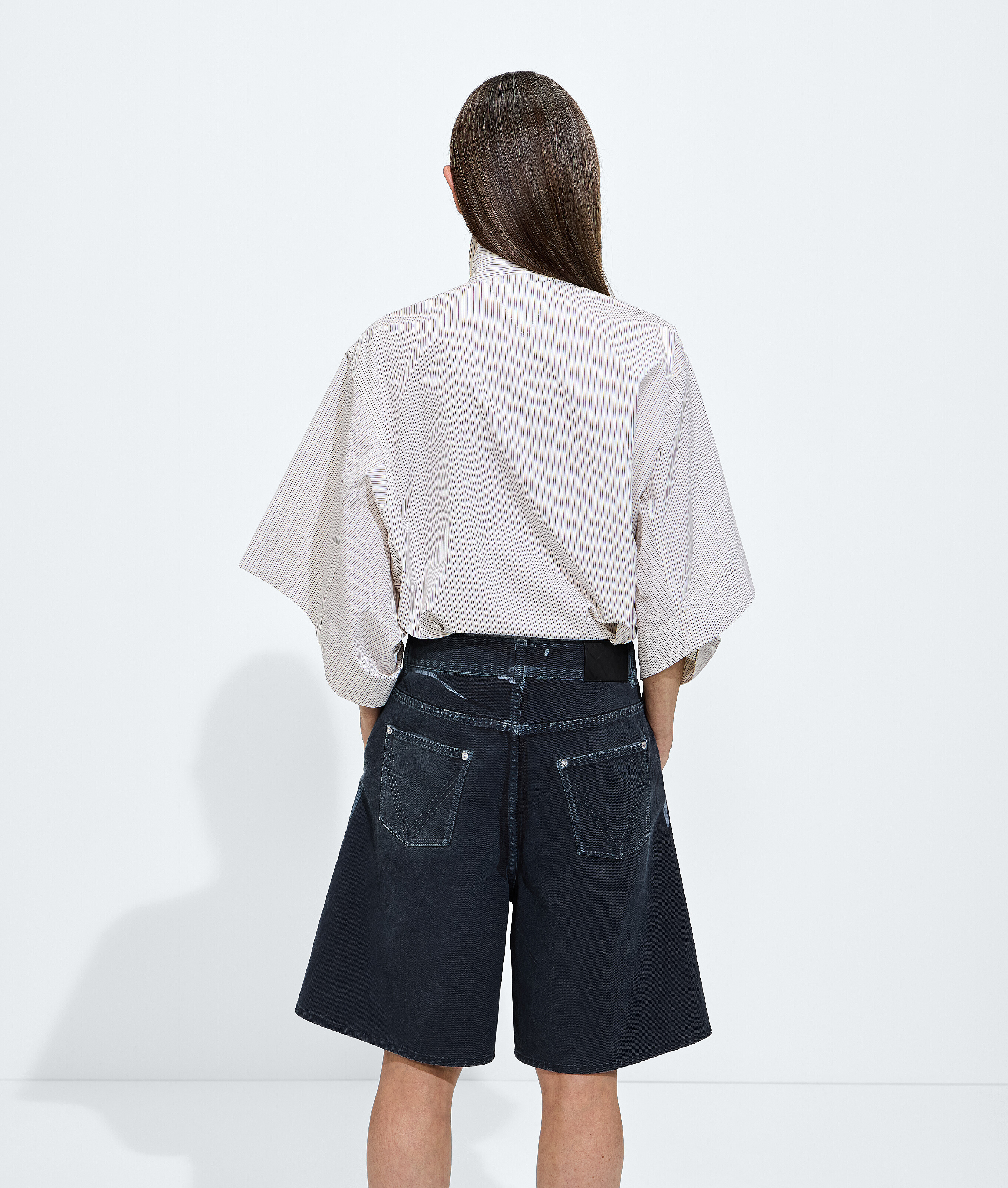 Women's Overdyed Denim Shorts in Midnight Bottega Veneta Luxembourg EN - Image 3