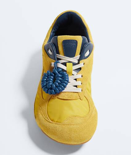 Seashell Knot Shoe Charm in Cookie blue Bottega Veneta Ireland EN - Image 3