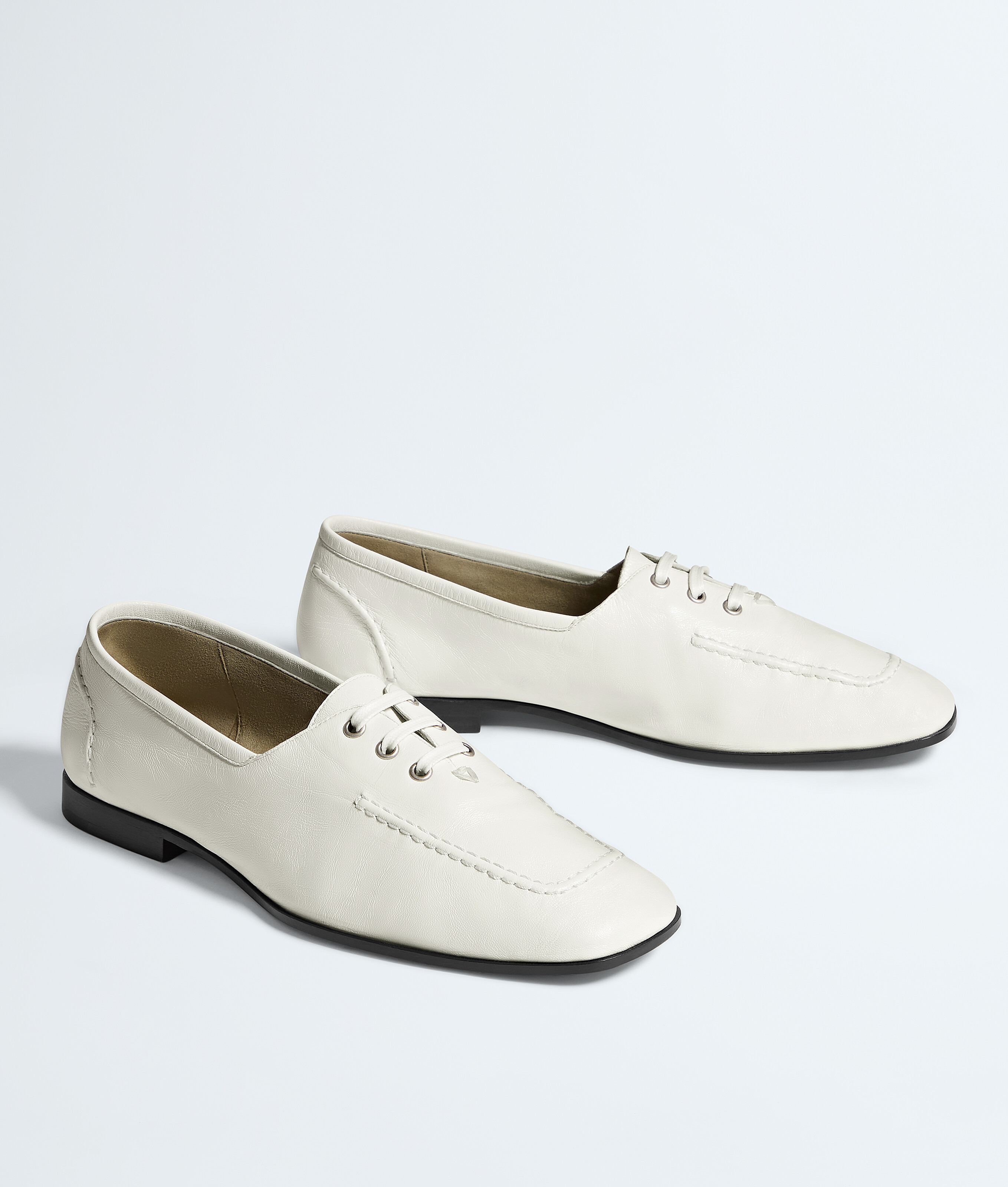 Women's Gino Lace-Up Shoe in Alabaster Bottega Veneta Macao SAR China EN - Image 2