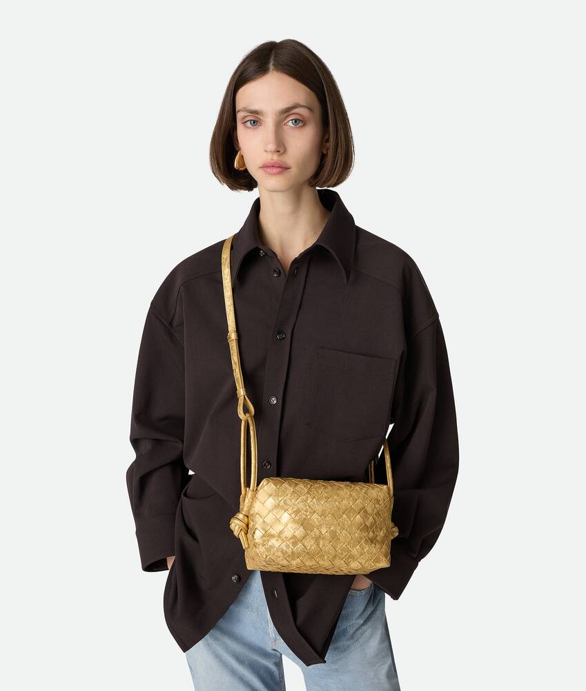 Women's Loop Top Handle in Gold Bottega Veneta France EN - Image 2
