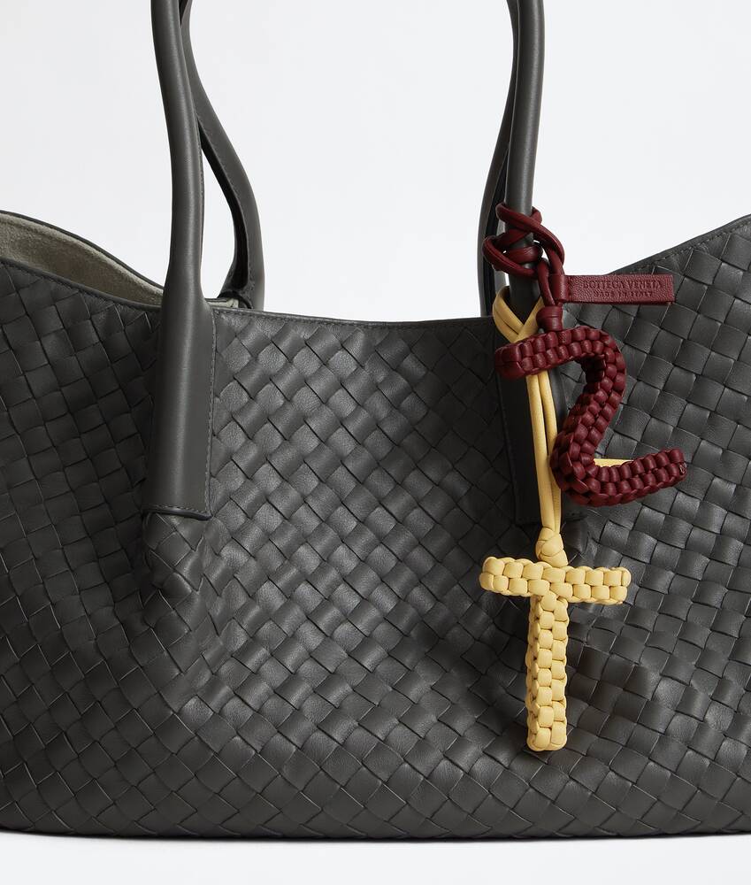 Letter Z Charm in Bordeaux Bottega Veneta Romania EN - Image 2