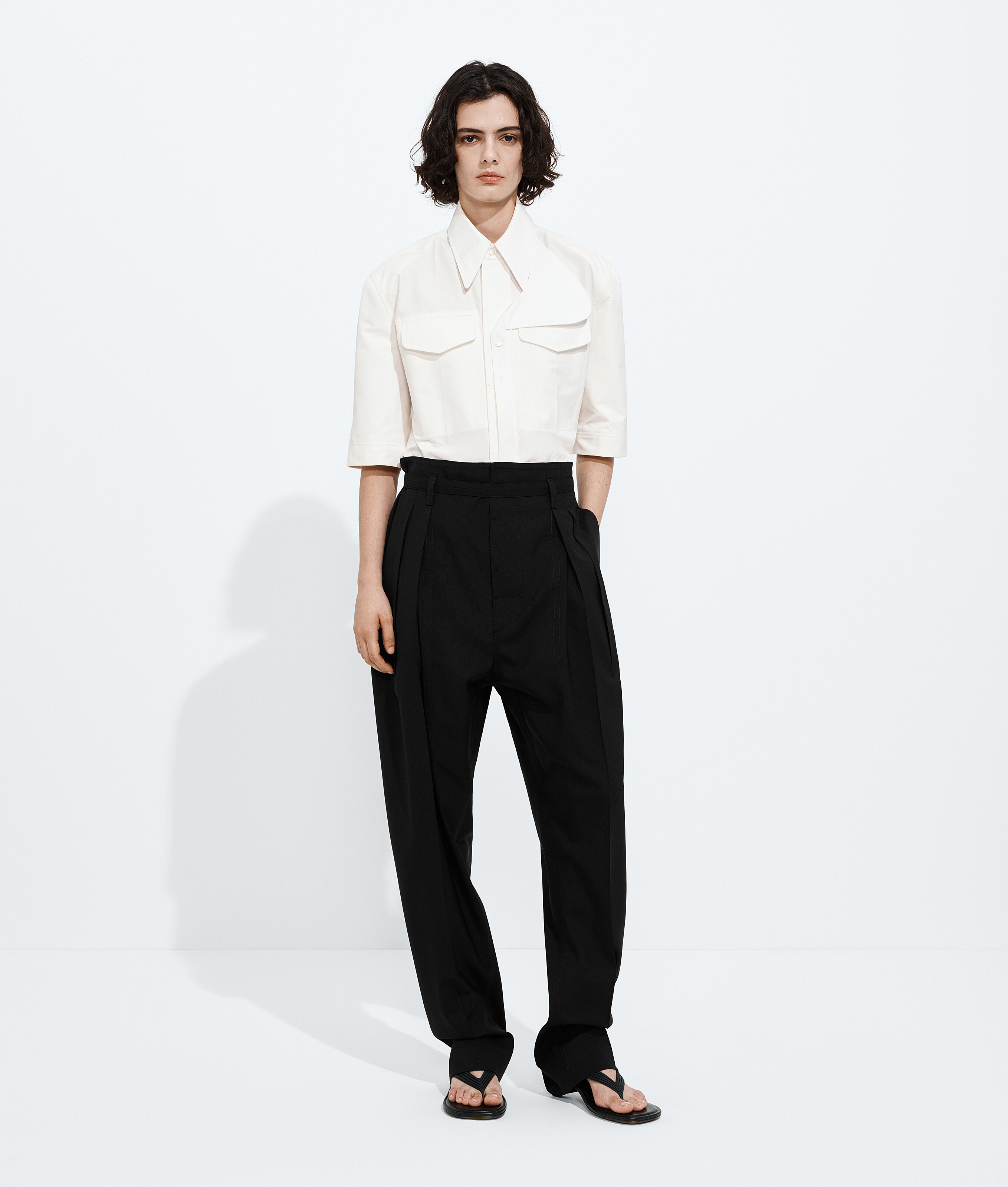 Women's Sampieri Thong in Black Bottega Veneta Australia EN - Image 2