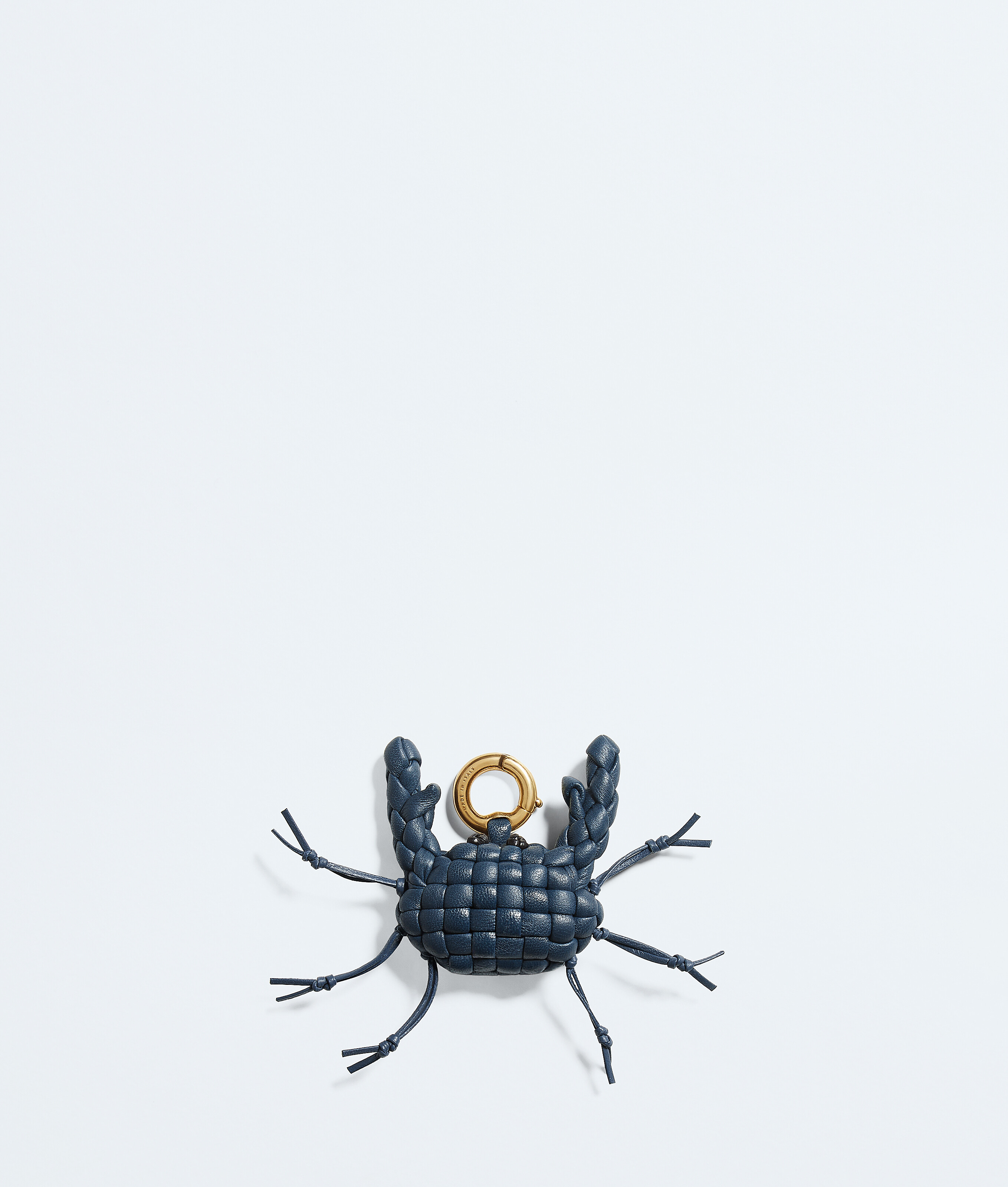 アクセサリー Bottega Veneta Men's Crab Charm with Hook in Denim/black | Bottega Veneta US