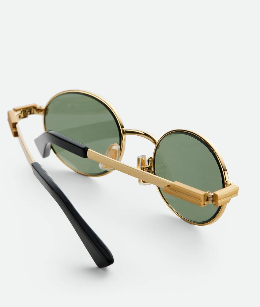 Display a large version of the product image 3 - Classic Oval Sunglasses