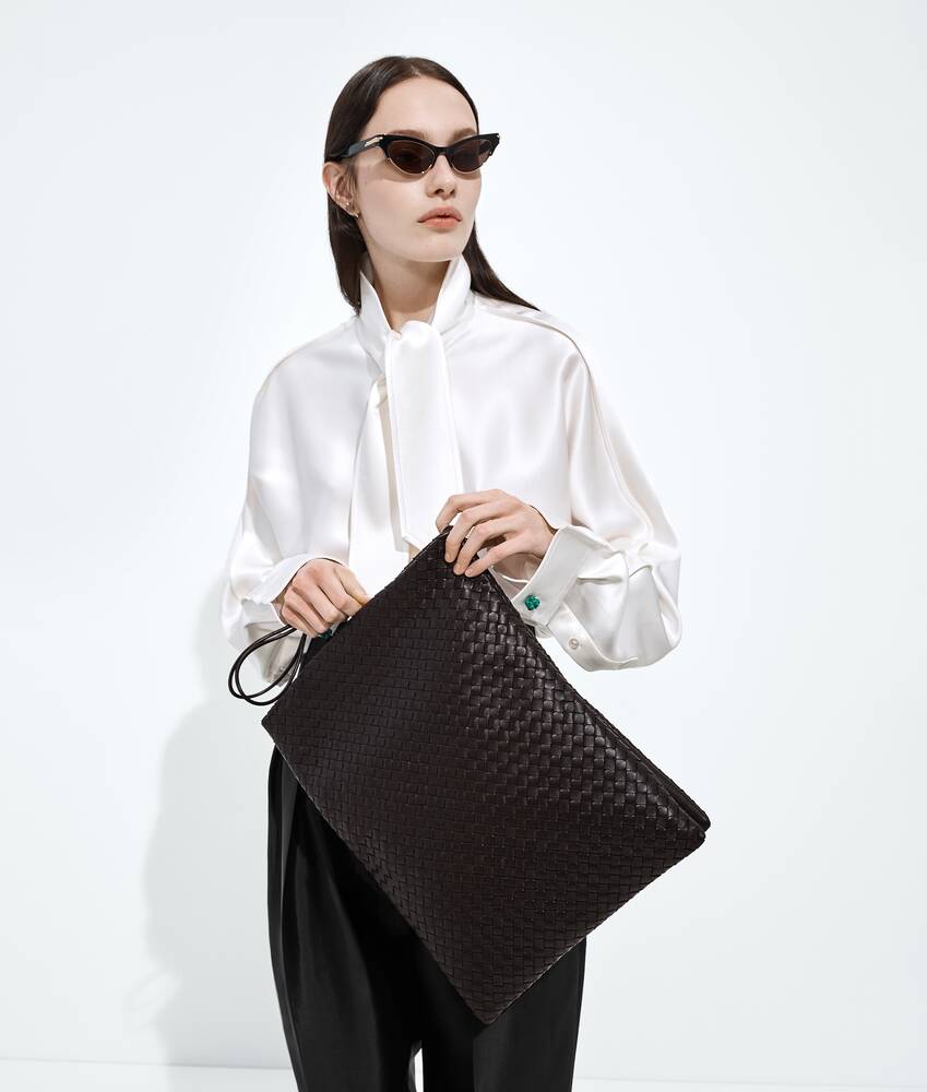 Display a large version of the product image 2 - Giornale Pouch