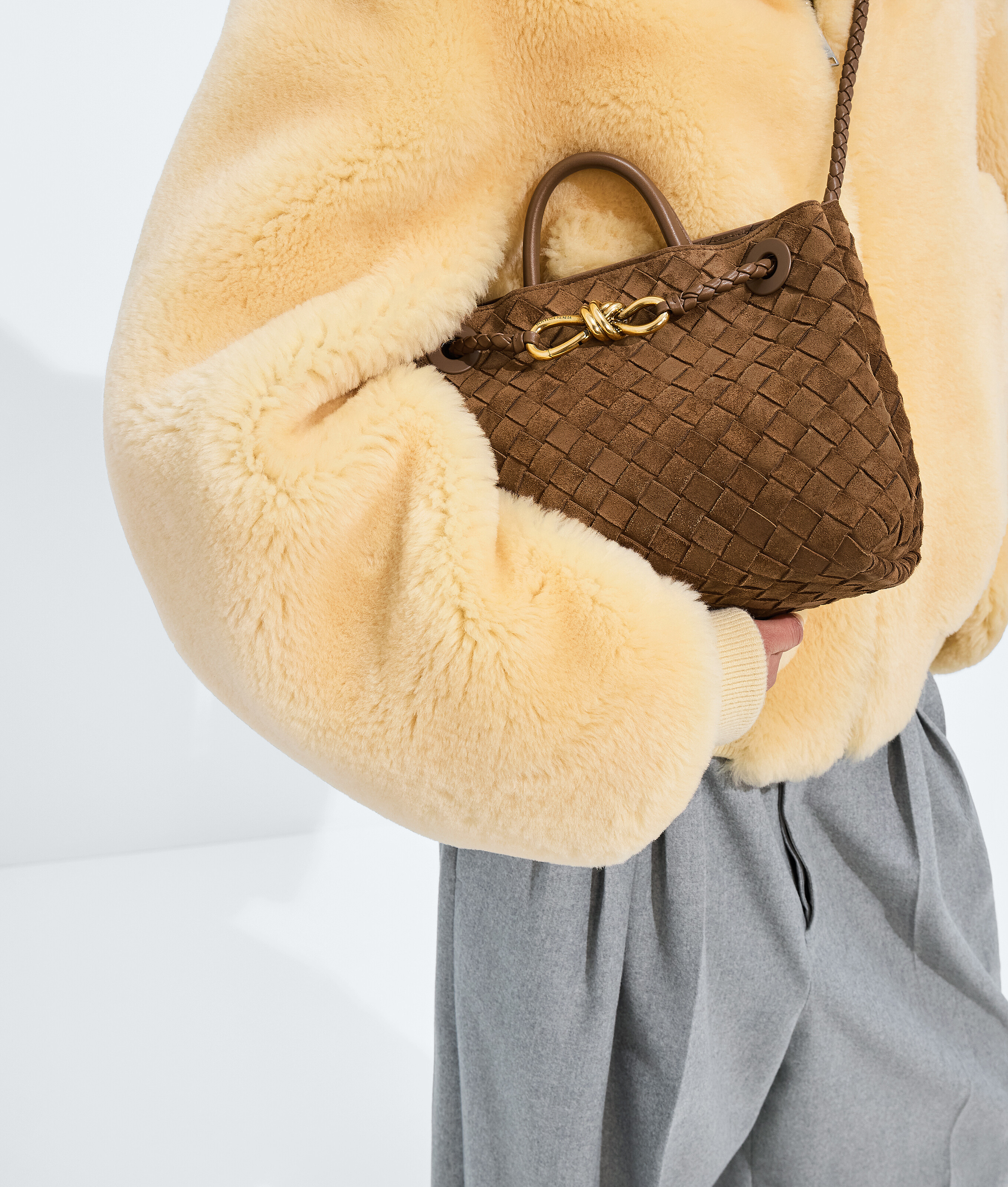 Women's Andiamo in Dark caramel 20 Bottega Veneta Luxembourg EN - Image 5