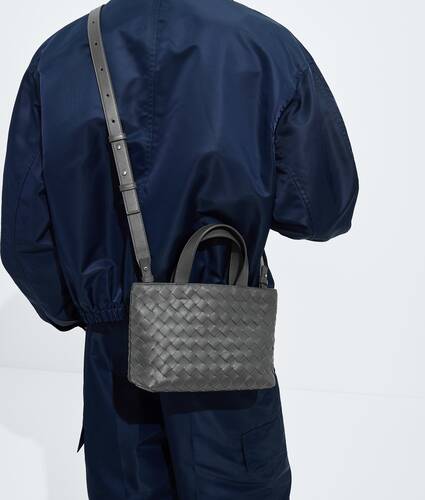 Men's Mini Intrecciato Zipped Tote in Obsidian grey Bottega Veneta United Kingdom EN - Image 5