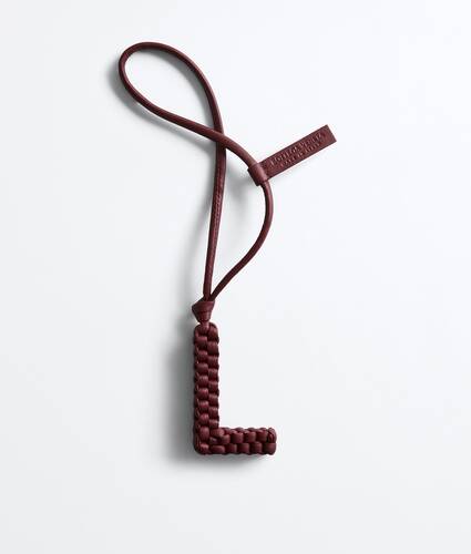 Letter L Charm in Bordeaux Bottega Veneta Romania EN - Image 1