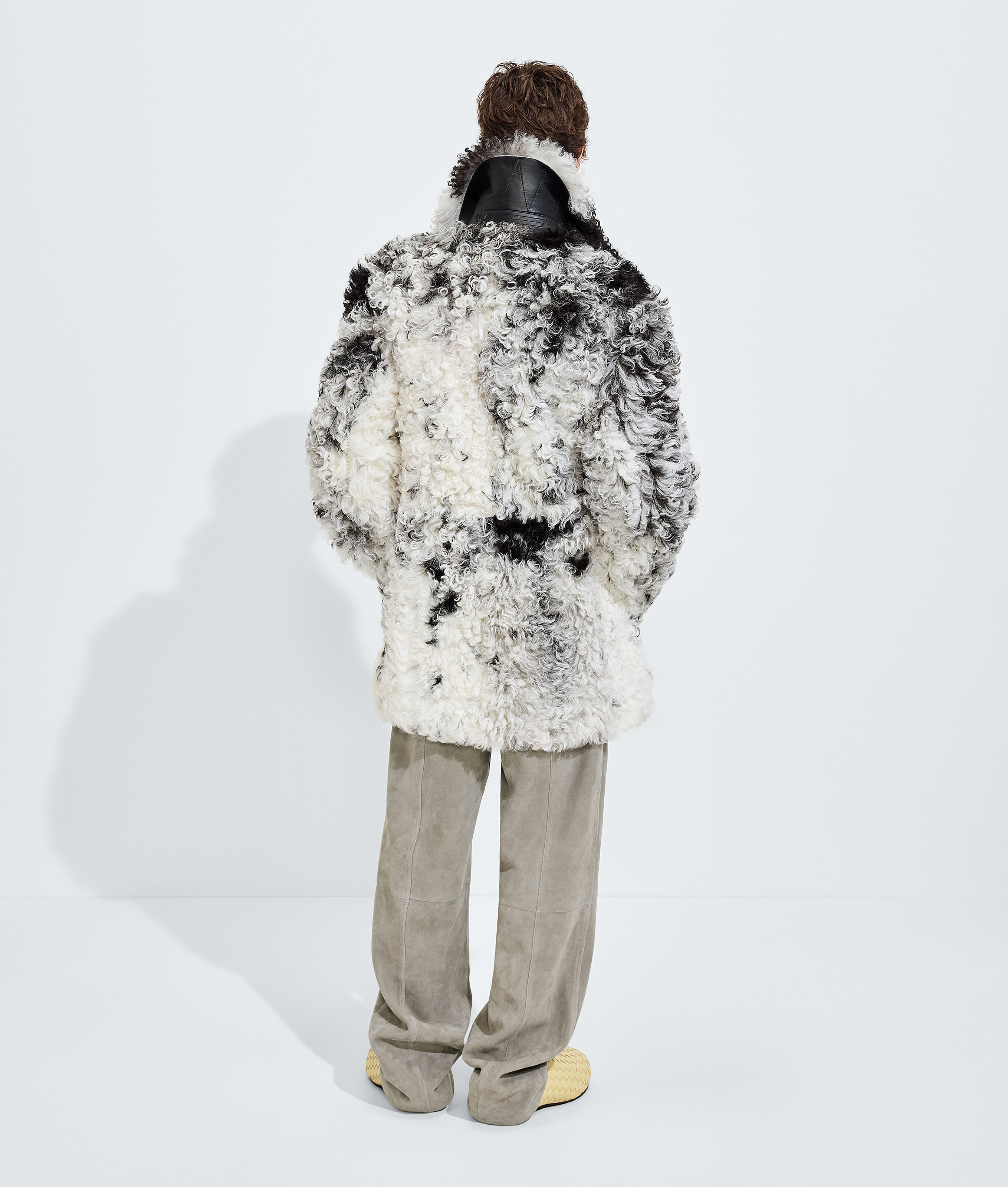 Men's Spotted Curly Shearling Coat in Himalaya Bottega Veneta Luxembourg EN - Image 4