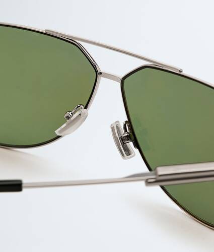 Lunettes de soleil aviateur Classic en Silver/green Bottega Veneta France FR - Image 4