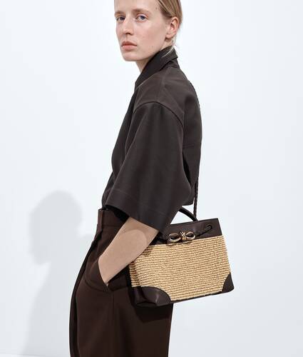 Women's Small Andiamo in Natural/espresso Bottega Veneta United States EN - Image 2
