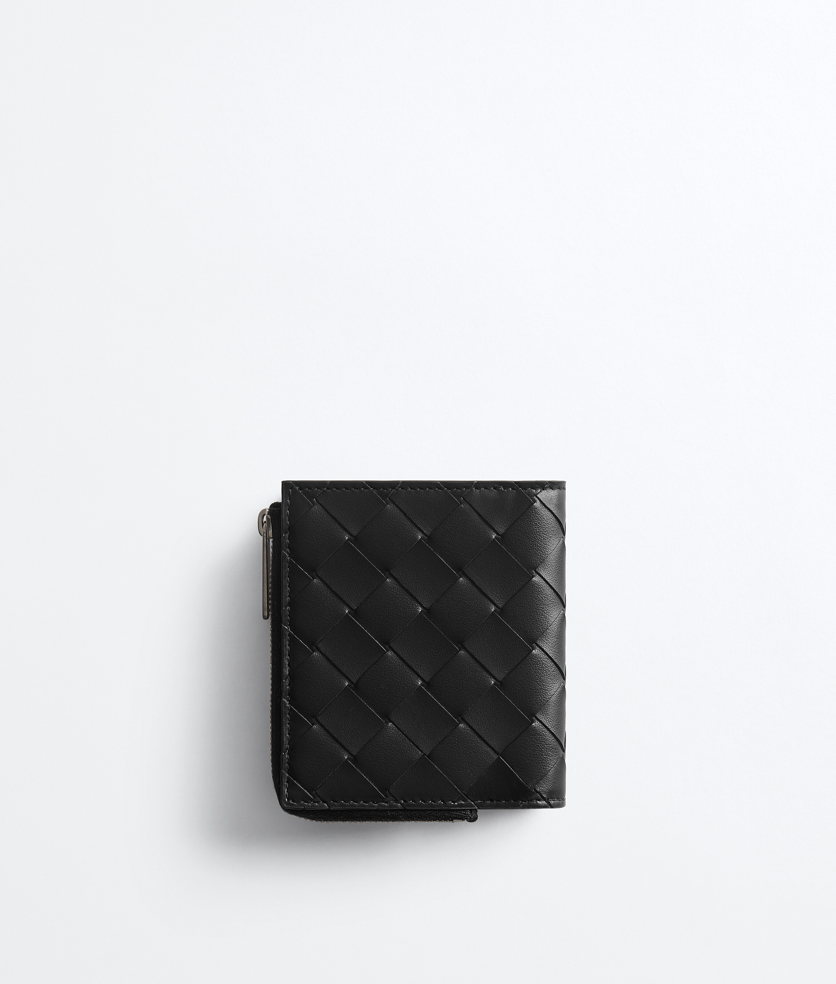 Men's Intrecciato Small Bi-Fold Wallet in Black/shamrock Bottega Veneta Bulgaria EN - Image 3