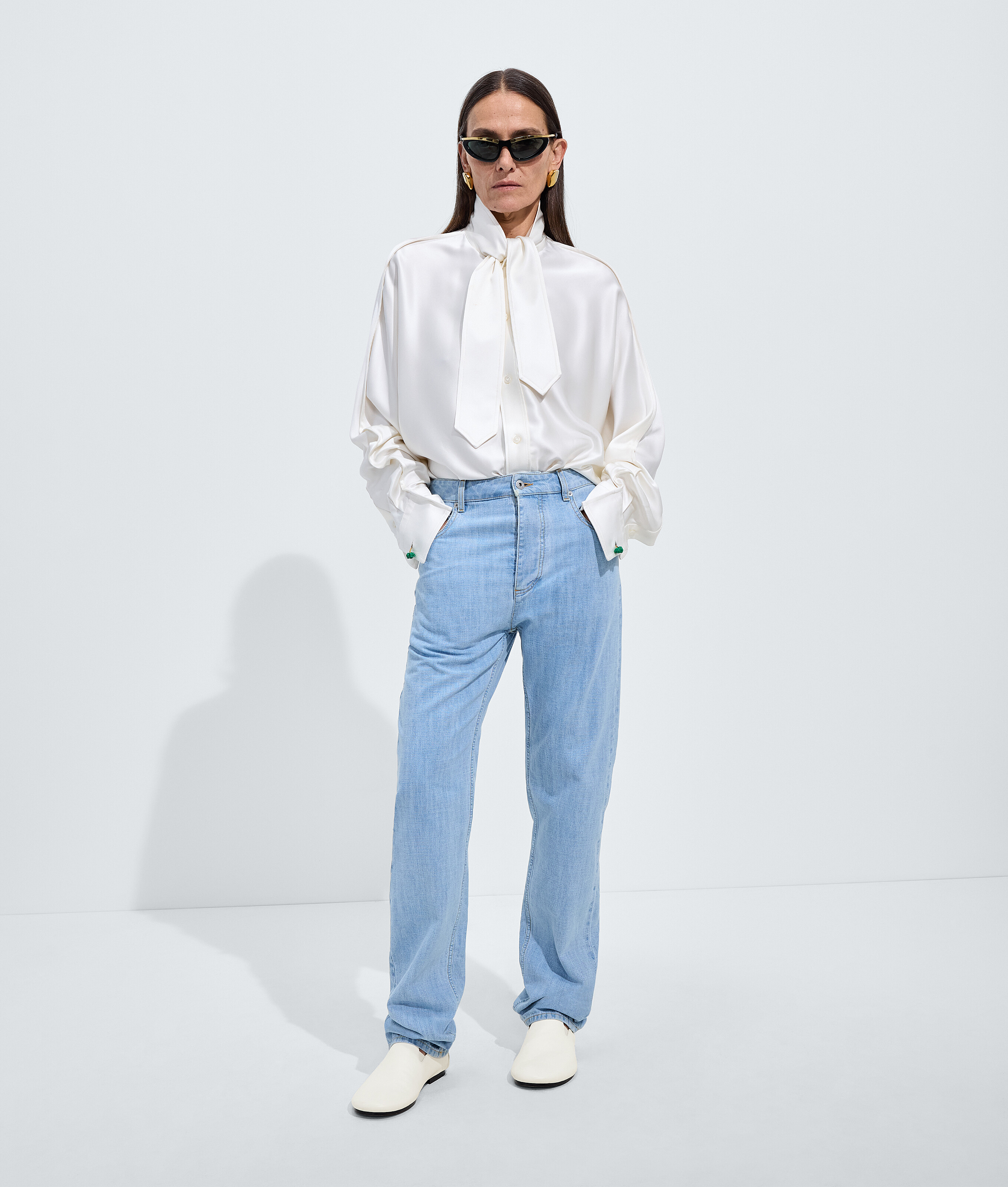 Women's Light Chambray Straight Jeans in Light bleach Bottega Veneta Luxembourg EN - Image 4