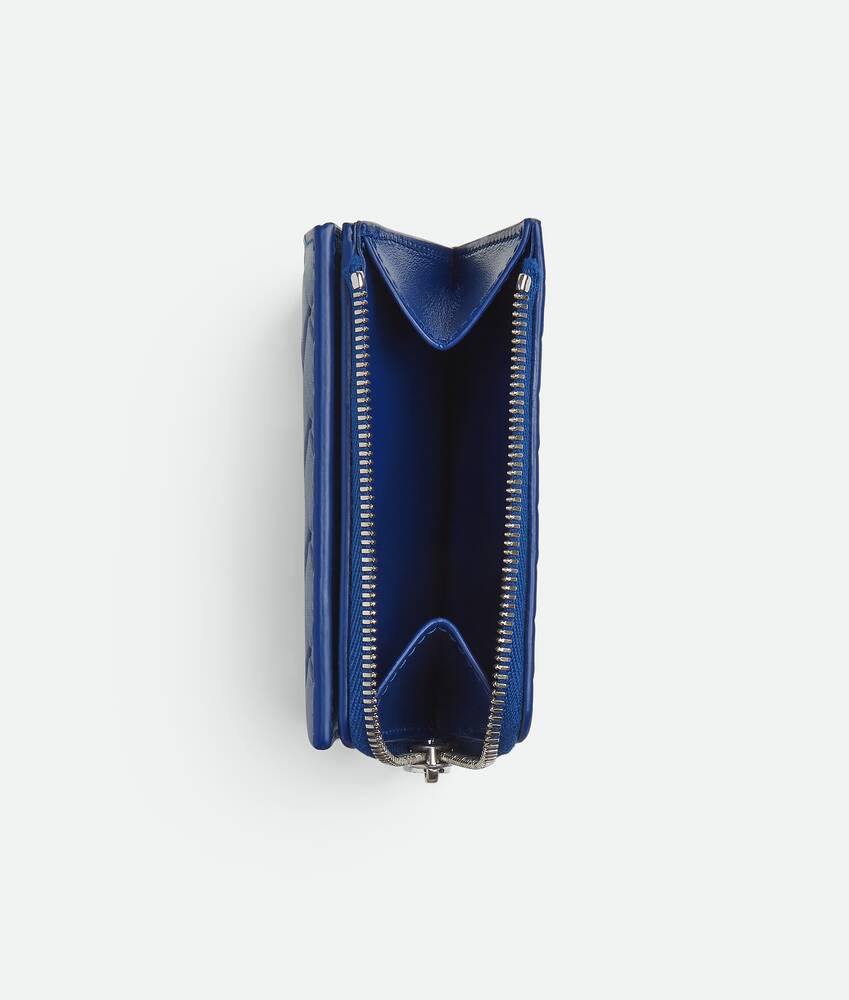 Display a large version of the product image 4 - Intrecciato Stamp Bi-Fold Wallet