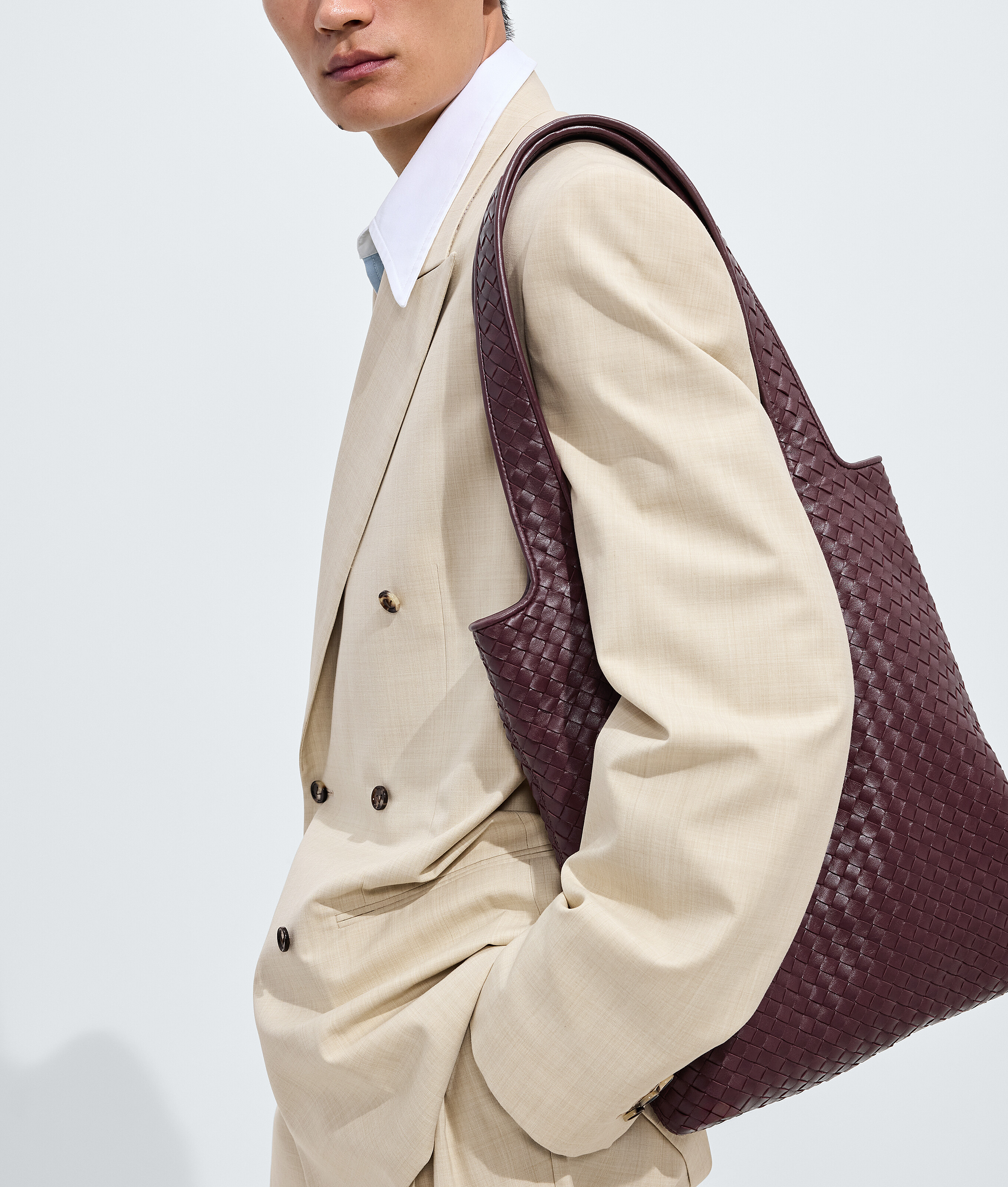 Men's Veneto Small Tote in Deep mahogany Bottega Veneta Zimbabwe EN - Image 6