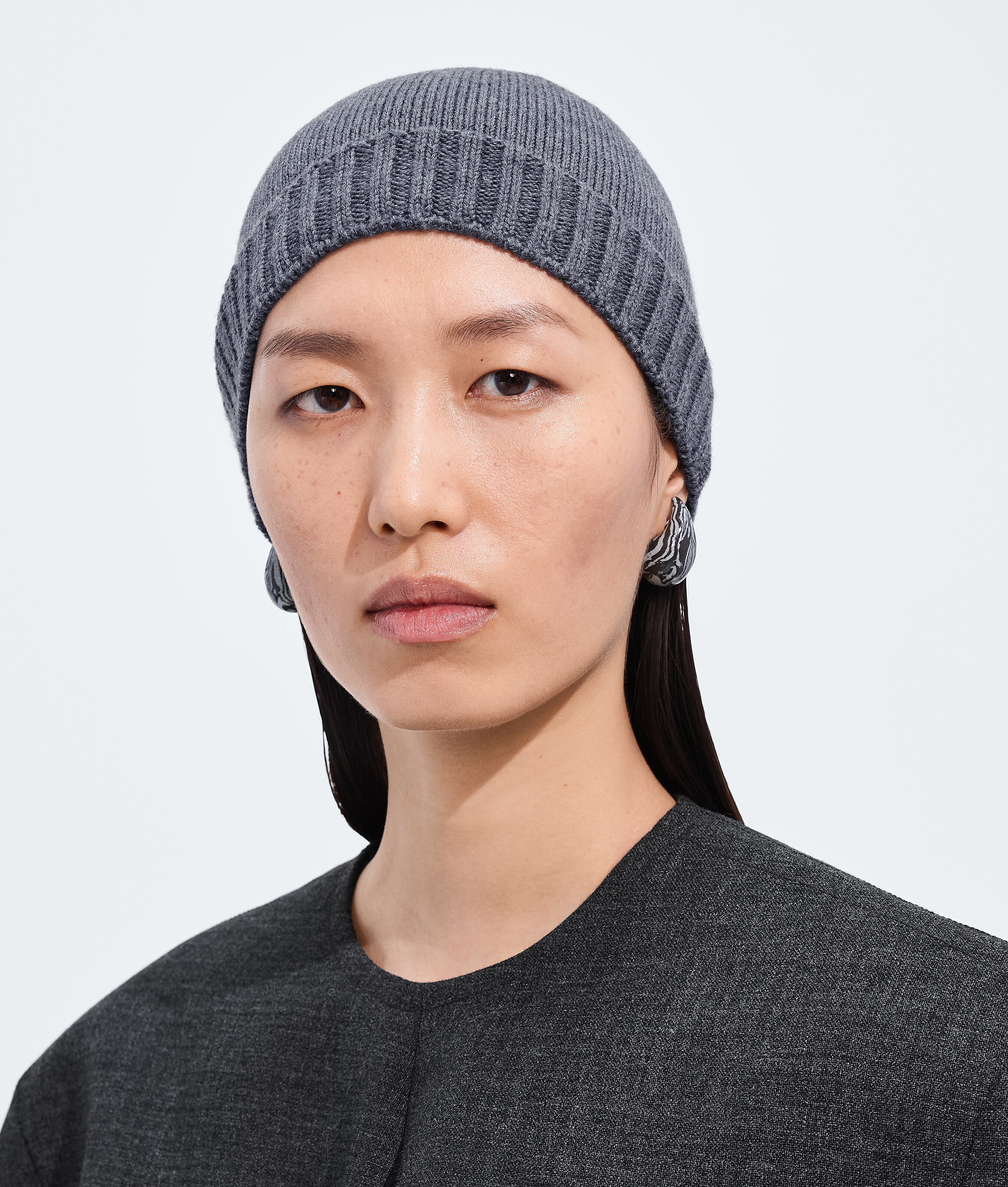 Women's Wool Knit Beanie in Thunder Bottega Veneta Luxembourg EN - Image 1