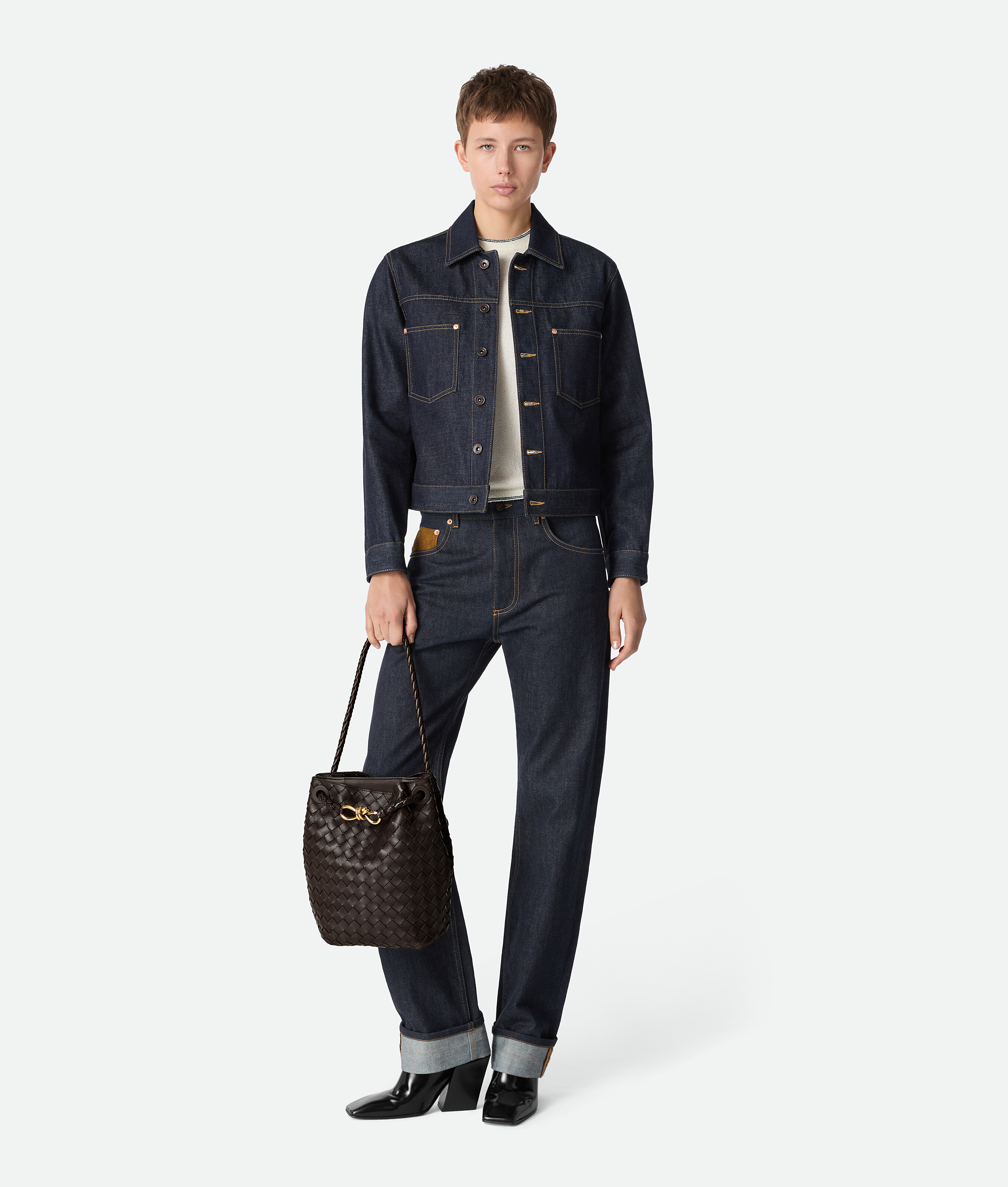 Bottega Veneta Andiamo Knot Small Leather Bucket Bag In Brown