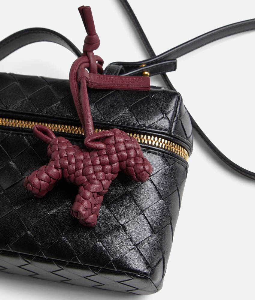ボルドードッグ チャーム| Bottega Veneta® 日本
