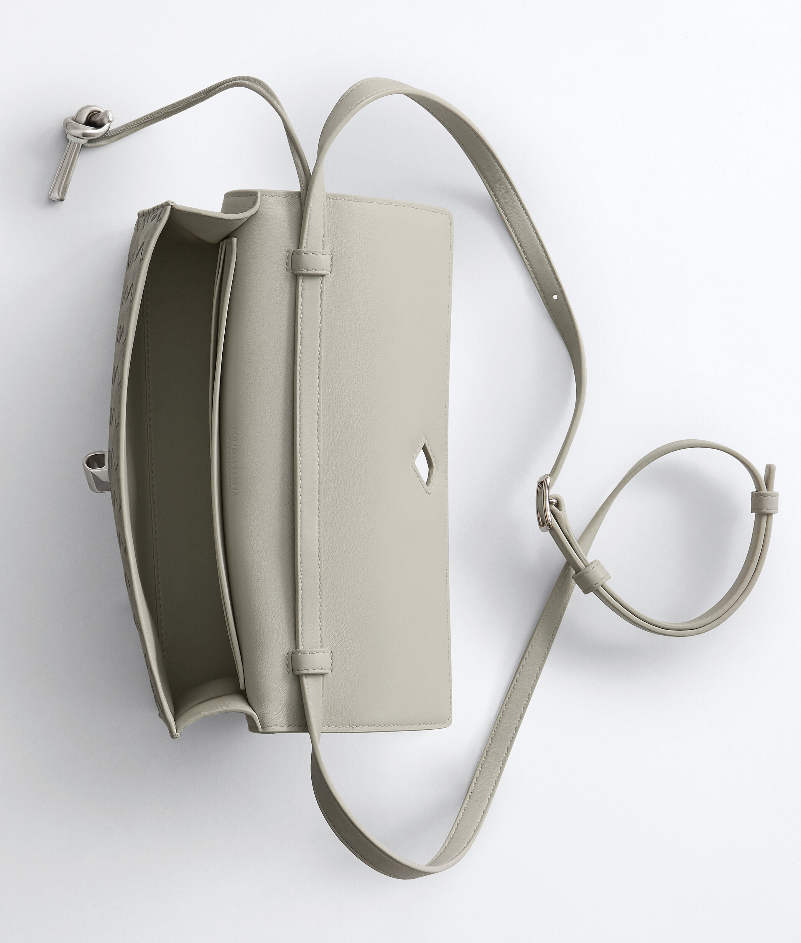 Women's Andiamo Clutch 25 in Silica gray Bottega Veneta Luxembourg EN - Image 4