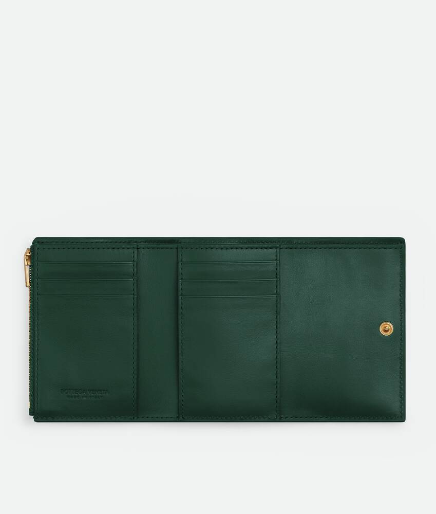 Women's Cassette Tri-Fold Wallet in Emerald green Bottega Veneta Hong Kong SAR China EN - Image 2