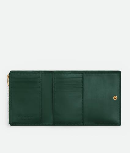 Women's Cassette Tri-Fold Wallet in Emerald green Bottega Veneta United States EN - Image 2