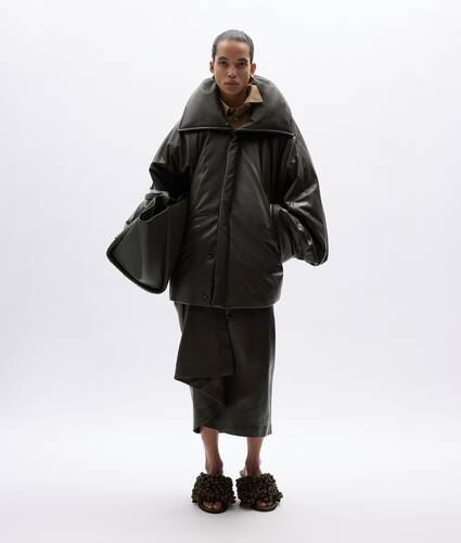 &bull; Piumino in pelle lucida da Donna in Pine forest Bottega Veneta Italia IT - Image 1