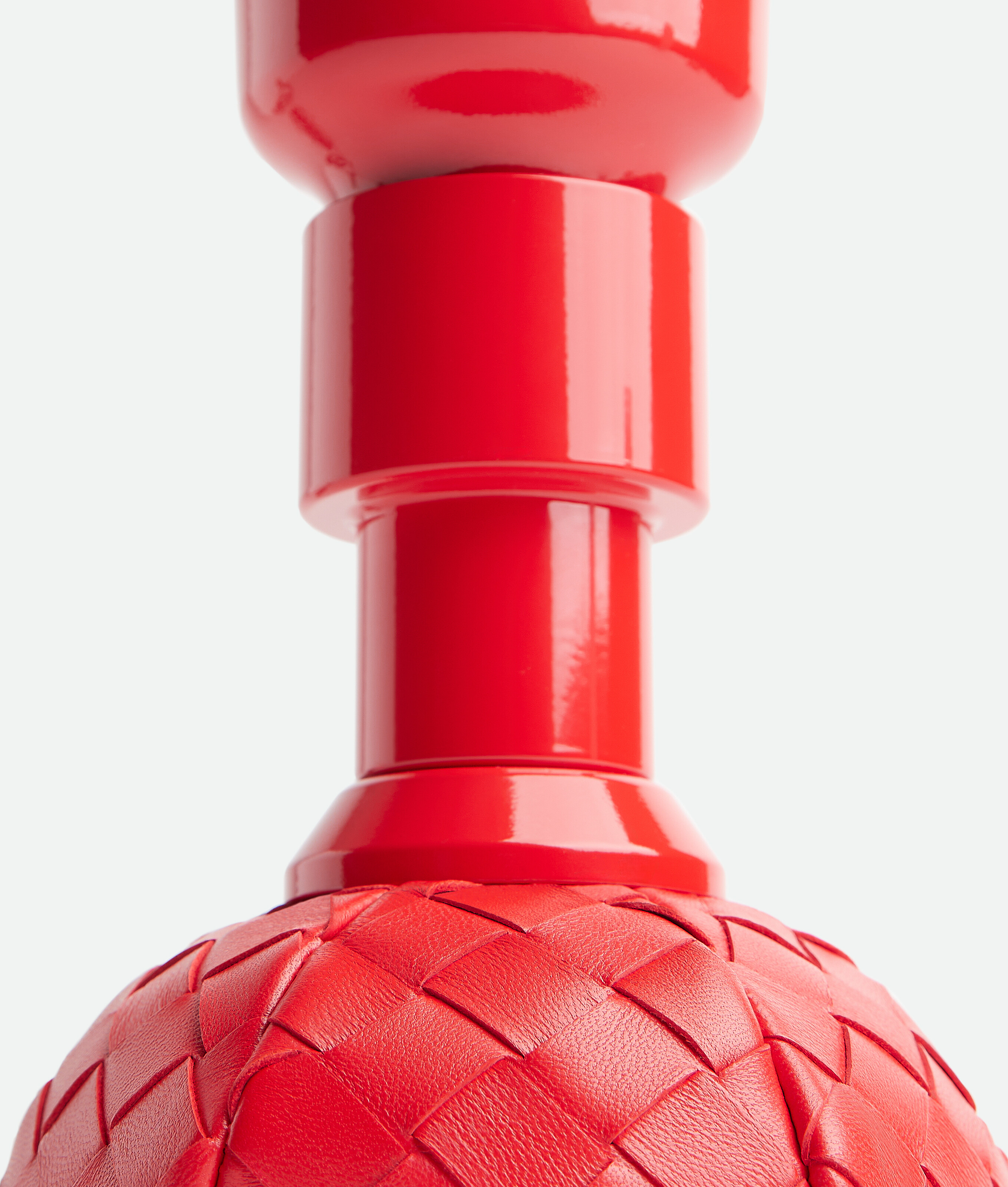 Bottega Veneta Large Model 600 In Bright Red