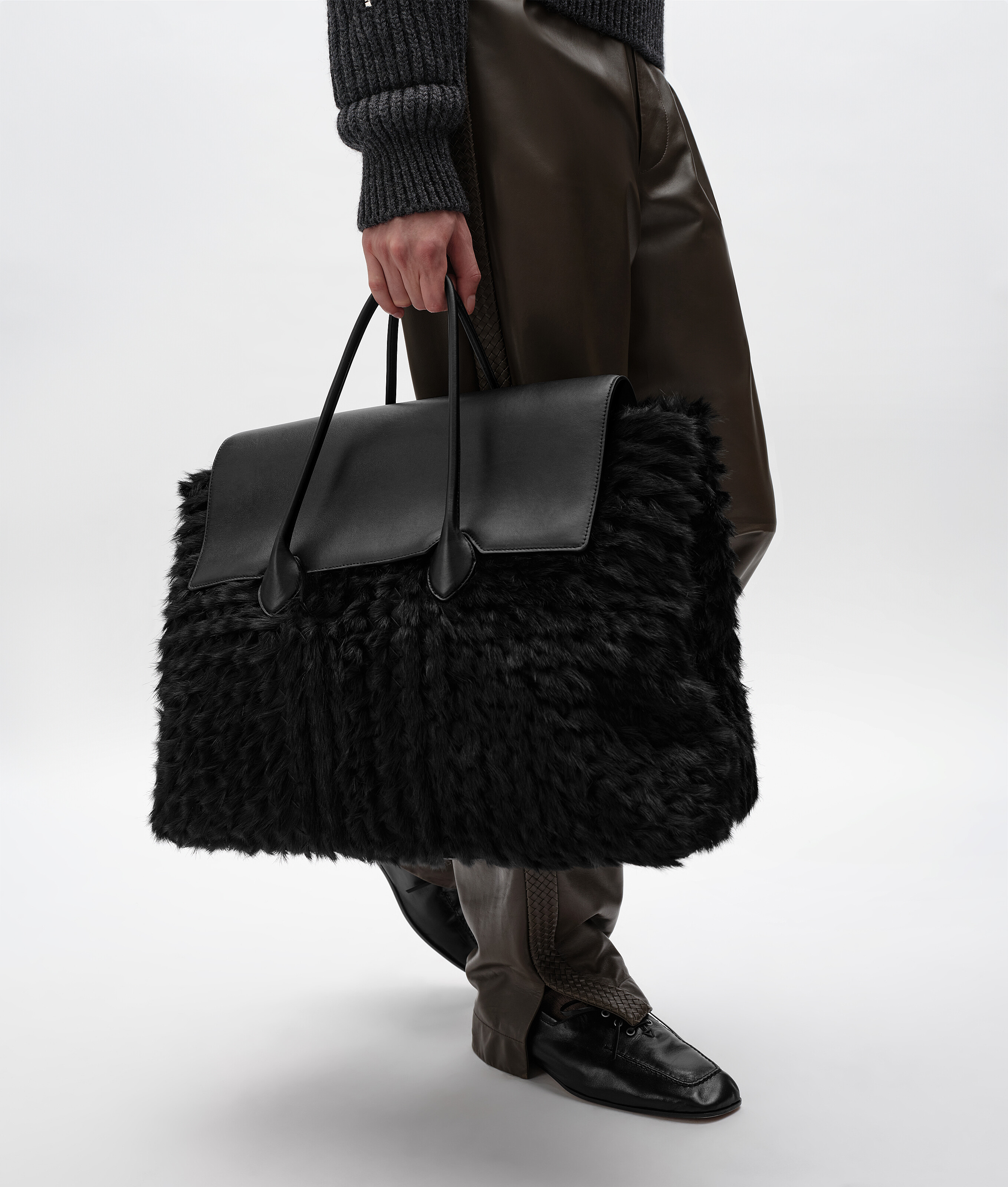 Men's Large Piega Tote in Black Bottega Veneta Luxembourg EN - Image 2