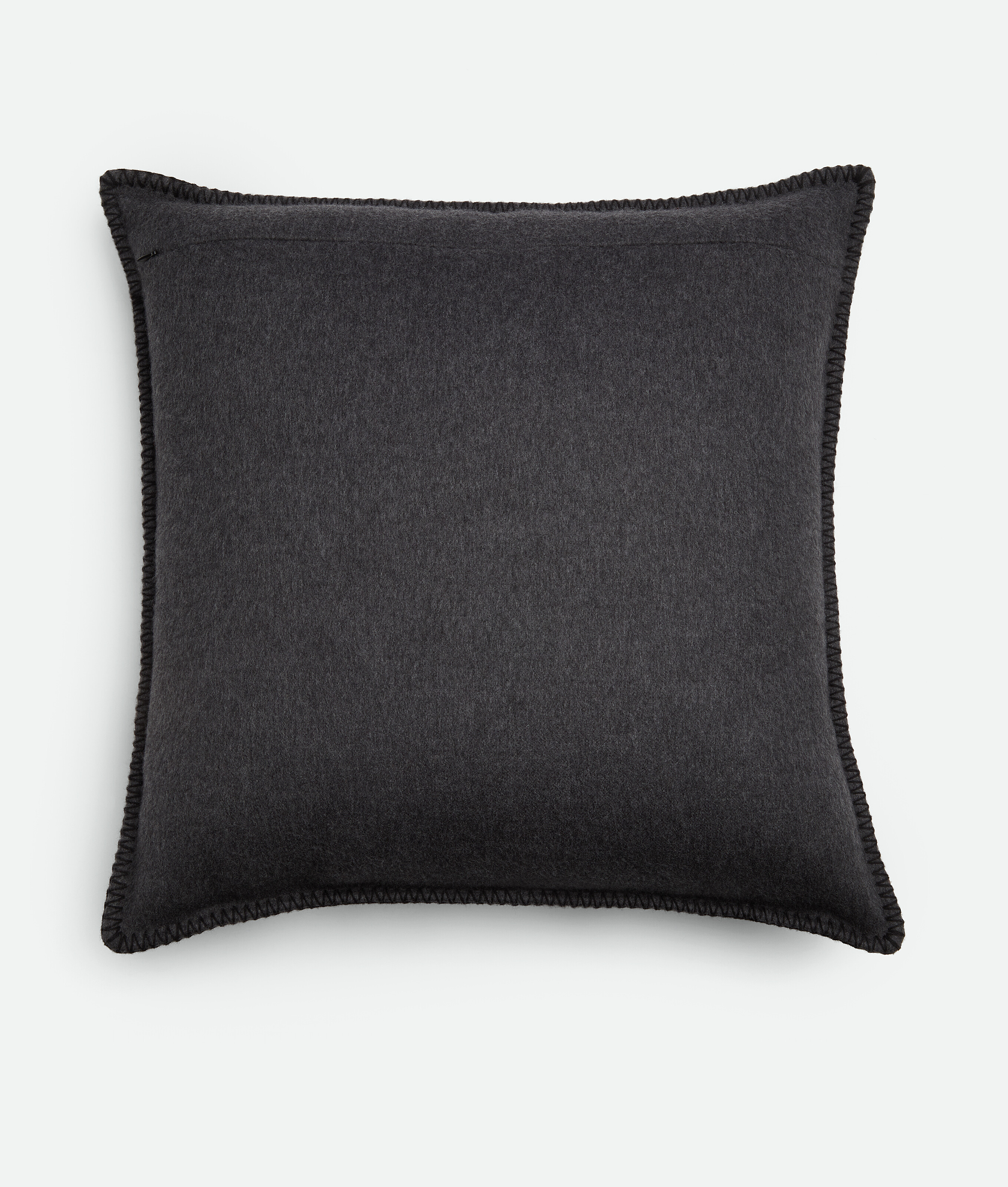 Cuscino con patch Intrecciato in Grey/black Bottega Veneta Italia IT - Image 4