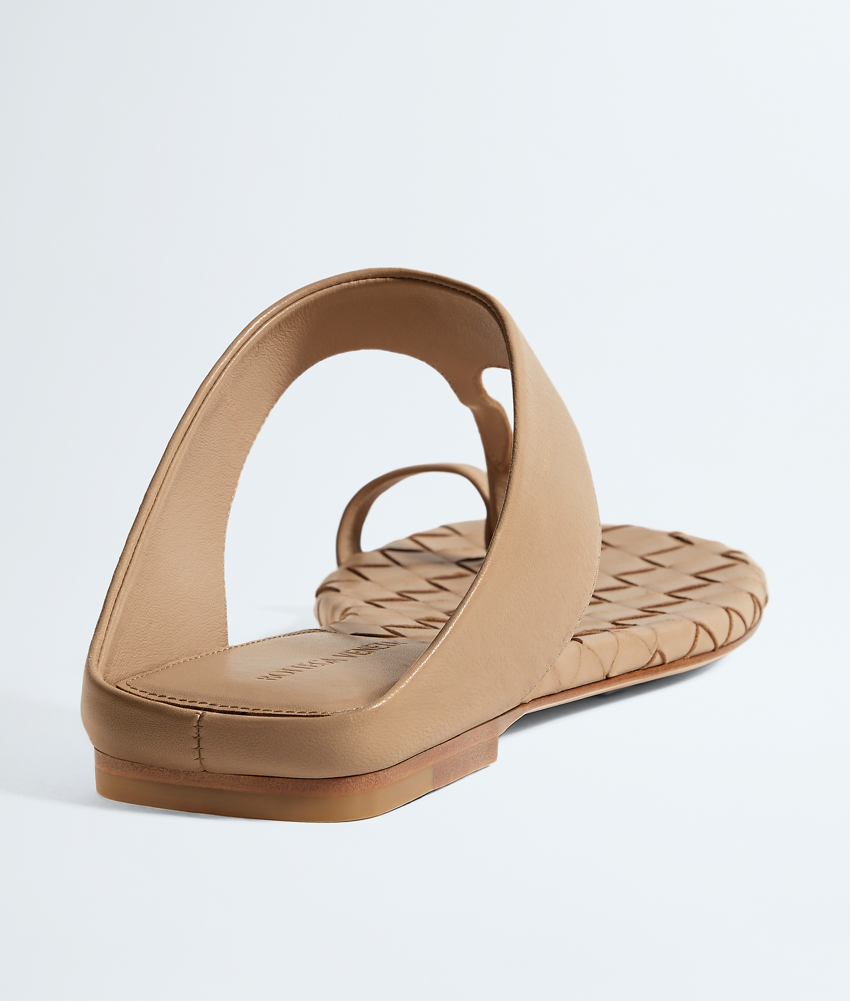 Women's Livia Flat Thong in Shore Bottega Veneta Luxembourg EN - Image 5