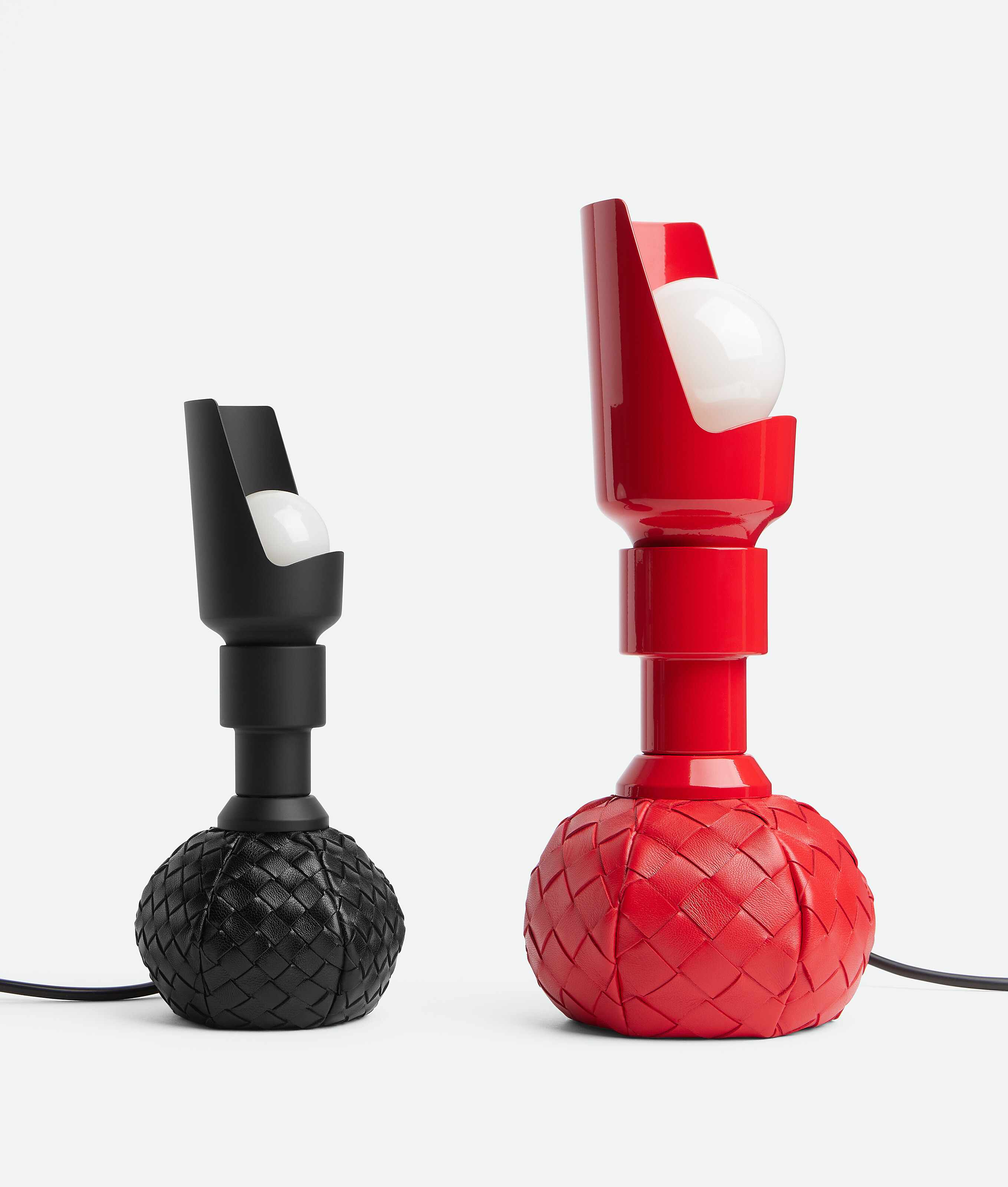 Bottega Veneta Large Model 600 In Bright Red