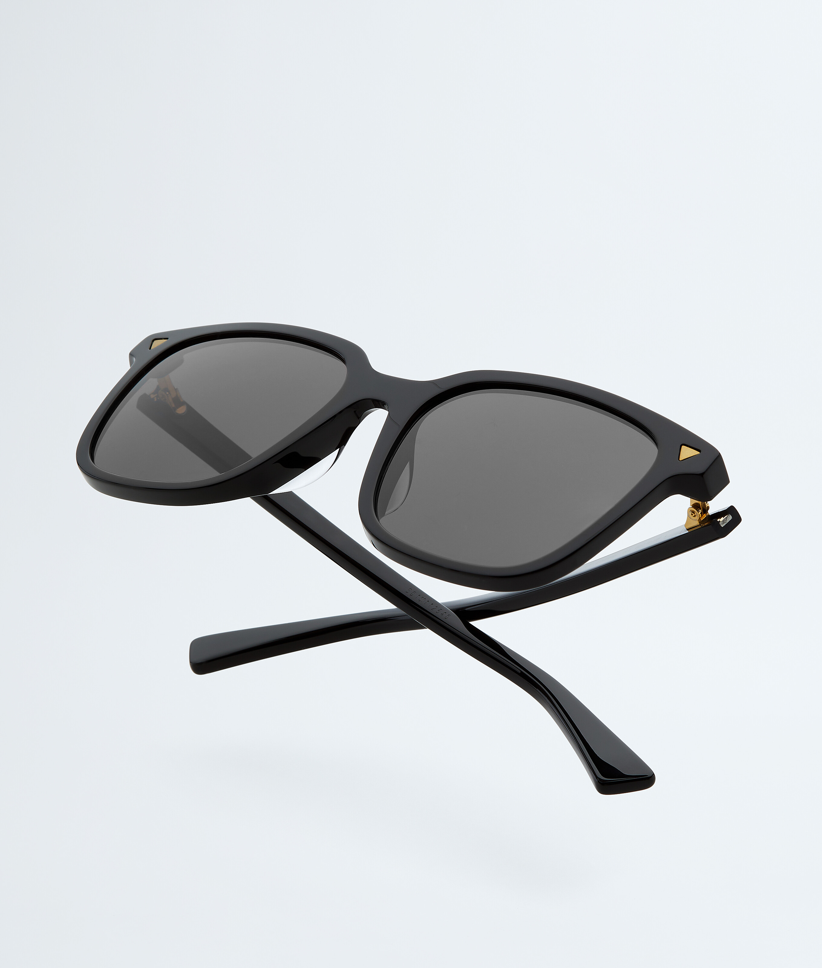 Soft Recycled Acetate Square Sunglasses in Black / Grey Bottega Veneta Latvia EN - Image 3
