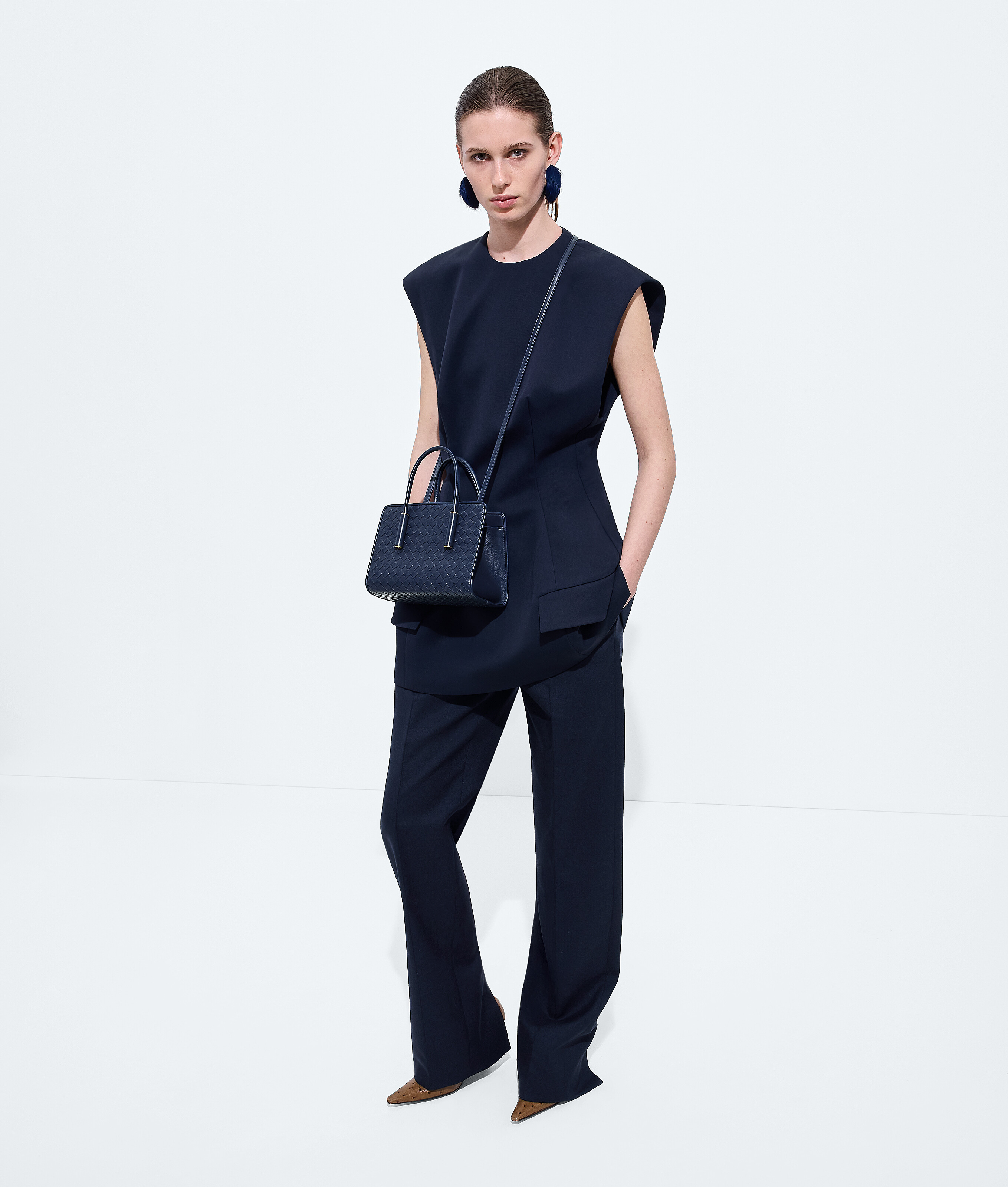 Women's Baby Barbara Tote in Petroleum Bottega Veneta Luxembourg EN - Image 6