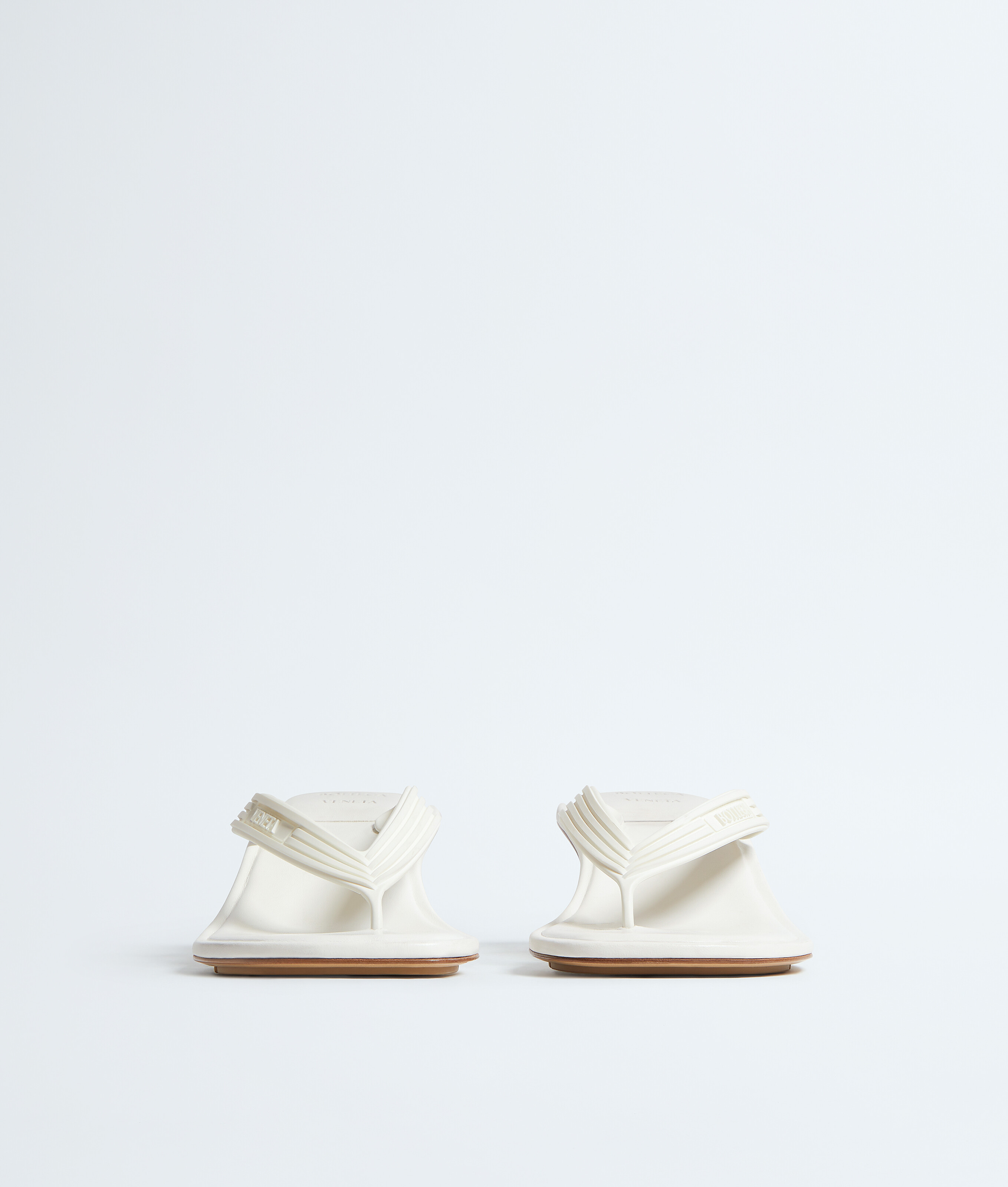 Women's Sampieri Thong in Alabaster Bottega Veneta Czechia EN - Image 3