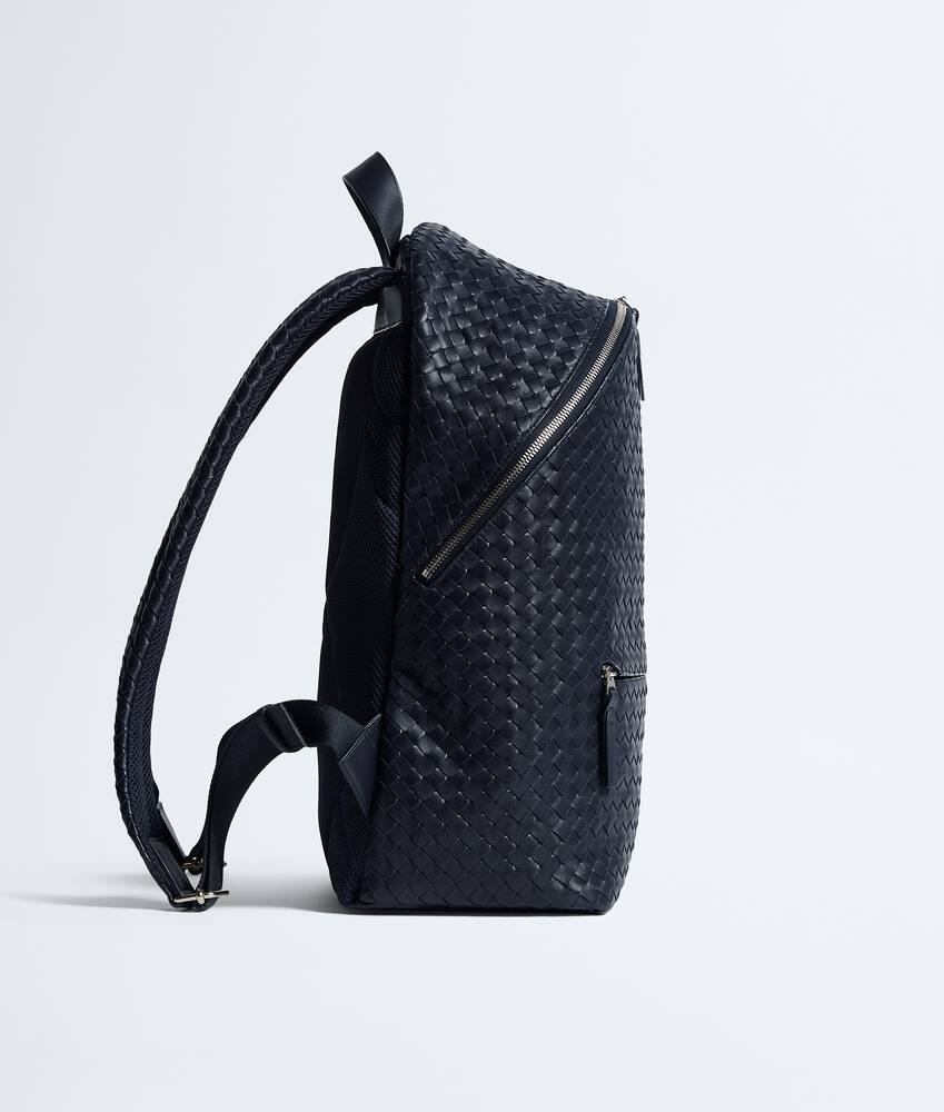 Men's Intrecciato 1975 Backpack in Midnight Bottega Veneta Macao SAR China EN - Image 4
