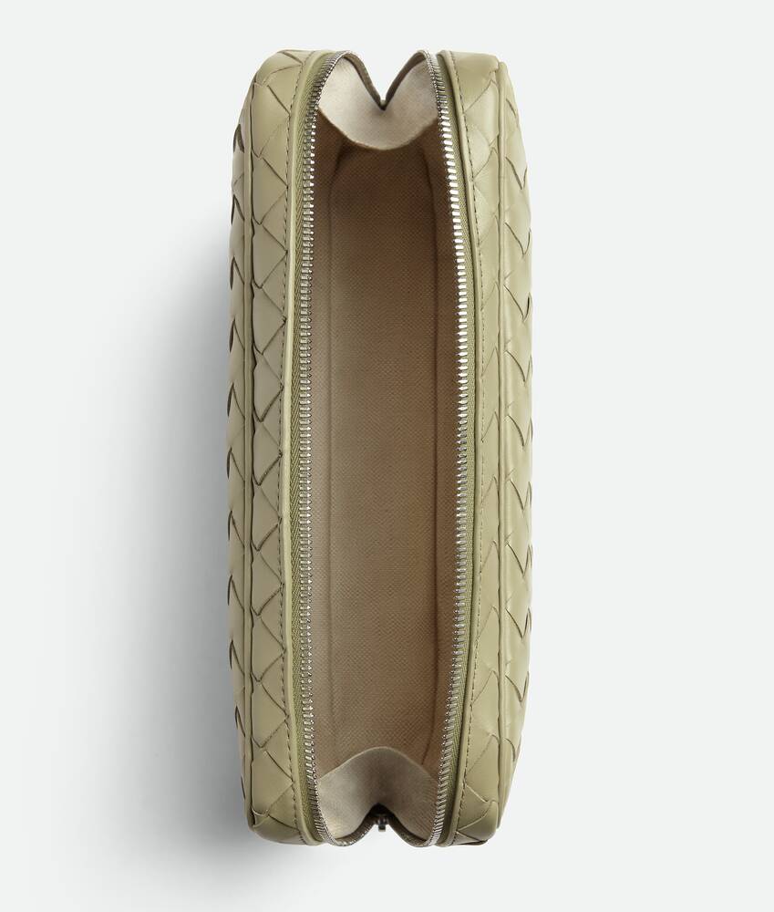 Pochette de rangement zipp&eacute;e Intrecciato grand format pour Homme en Travertine Bottega Veneta Canada FR - Image 3