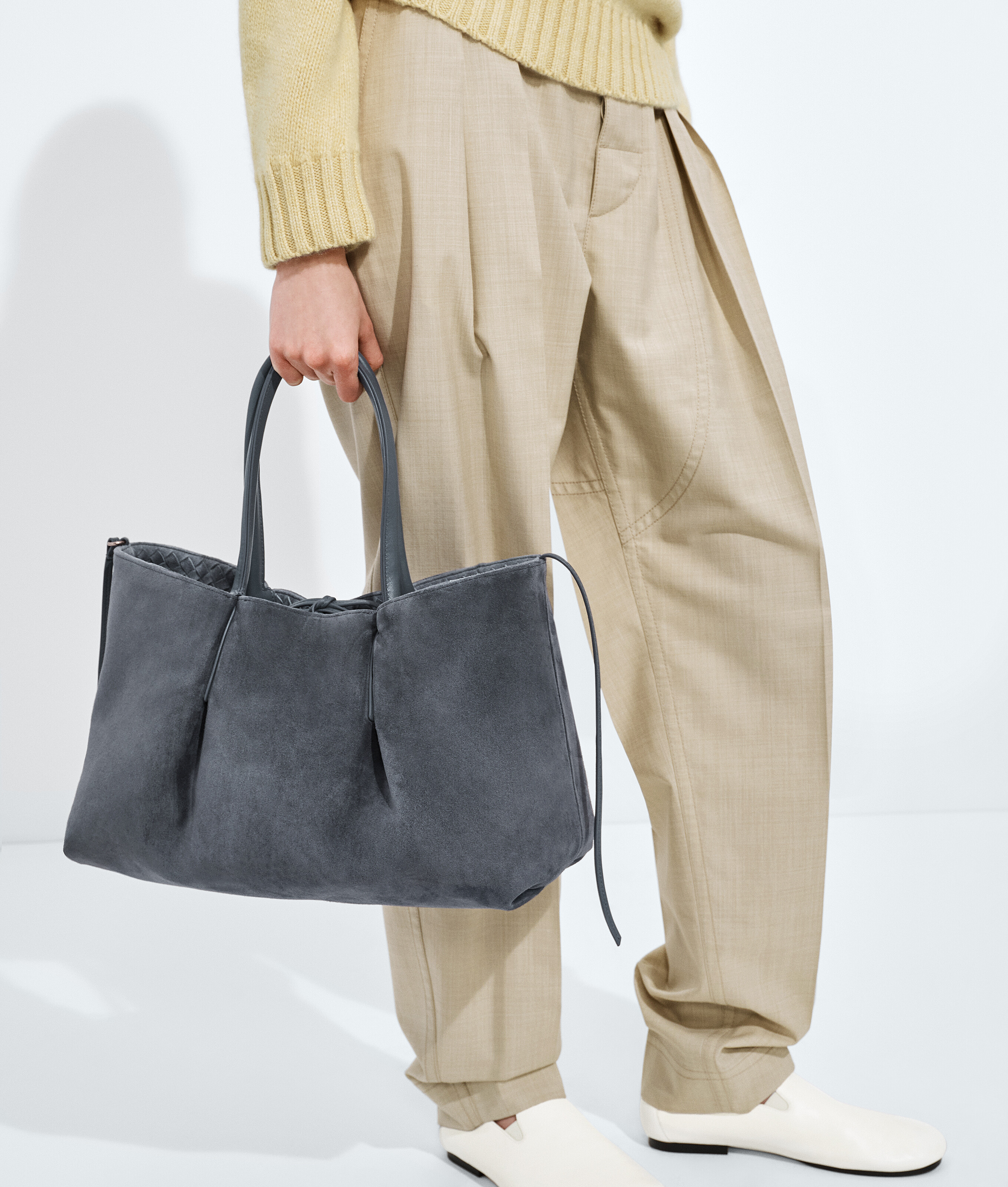 Women's Large Pinacoteca in Cloudy indigo/gravel Bottega Veneta Taiwan EN - Image 7