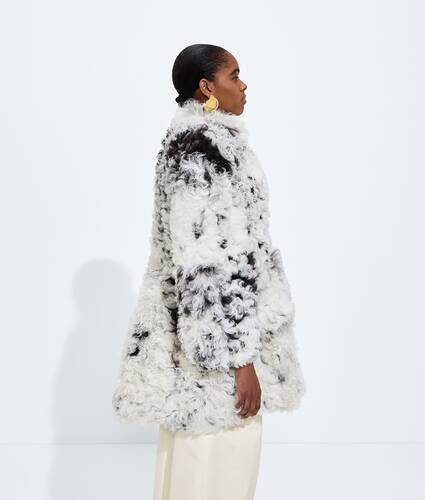 Ela's Casaco em Shearling Encaracolado com Efeito Manchado em Himalaya Bottega Veneta Brasil PT - Image 2