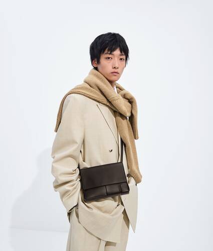 Men's Angolo Messenger in Espresso Bottega Veneta Australia EN - Image 6