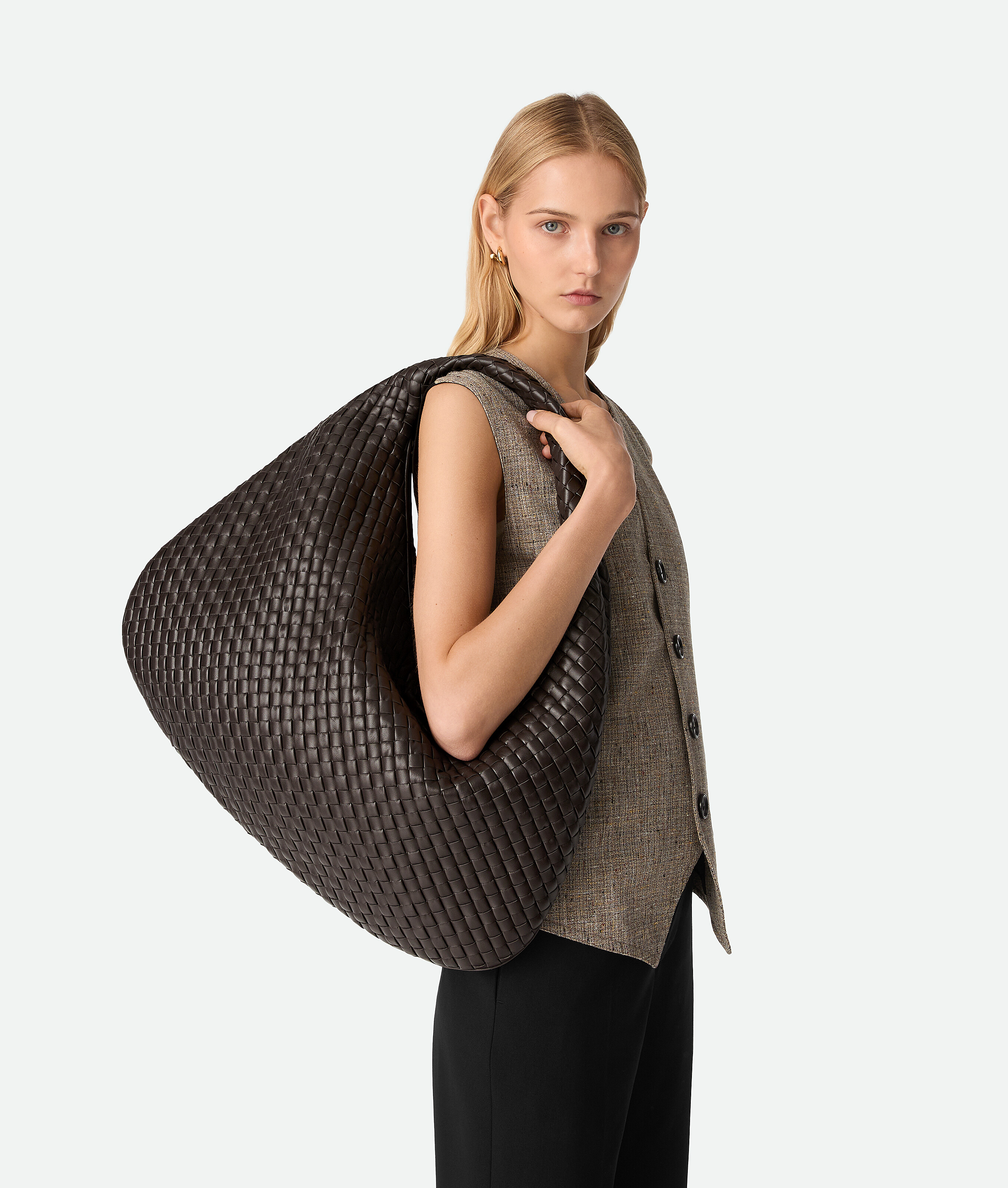 Bottega Veneta Maxi Veneta In Brown