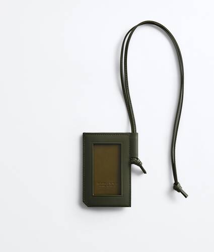 Men's Intrecciato Piccolo Badge Holder in Bark green/olive oil Bottega Veneta Greece EN - Image 2