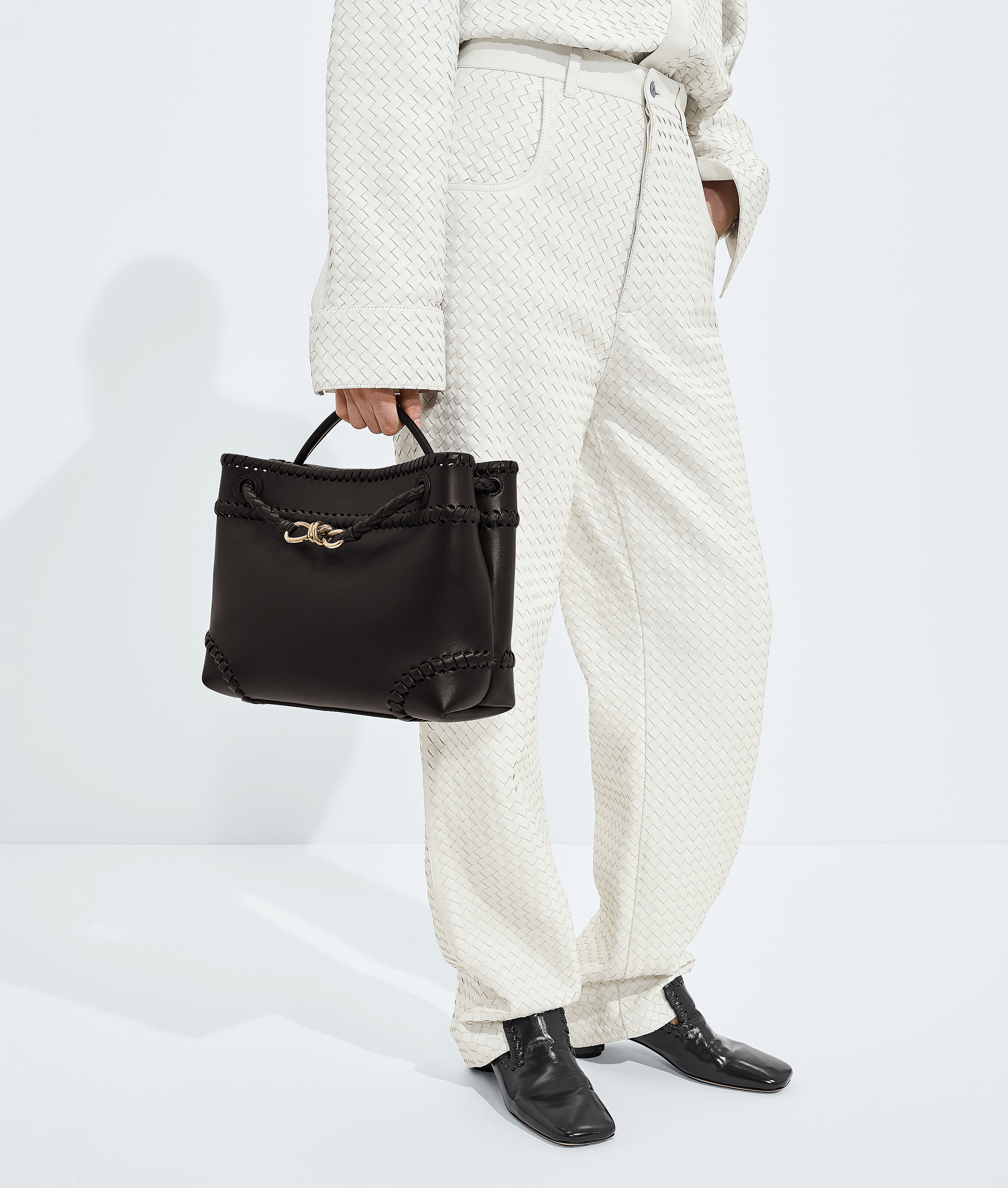 Women's Andiamo in Espresso Bottega Veneta Greece EN - Image 2