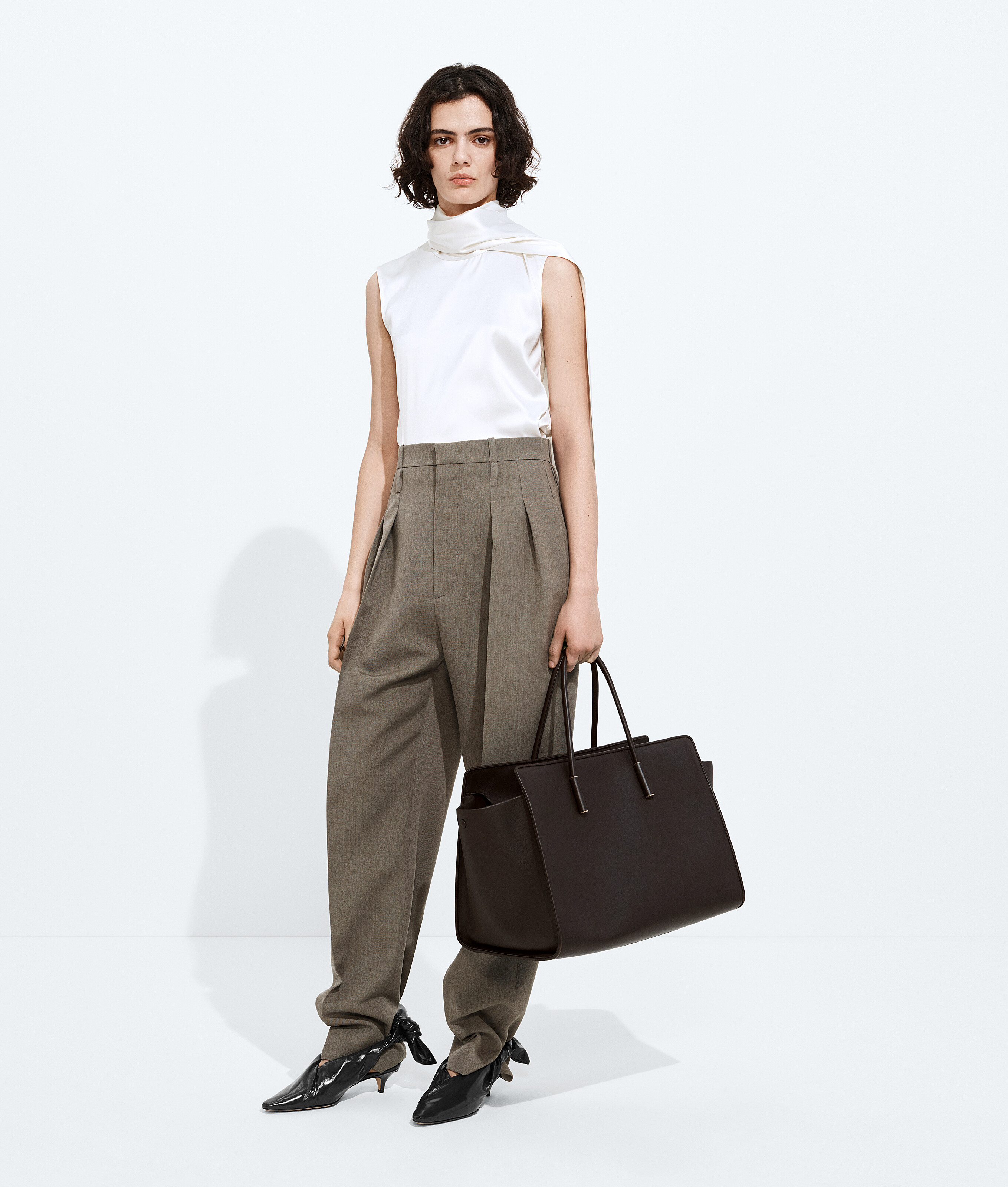 Women's Large Barbara Tote in Espresso Bottega Veneta Germany EN - Image 5