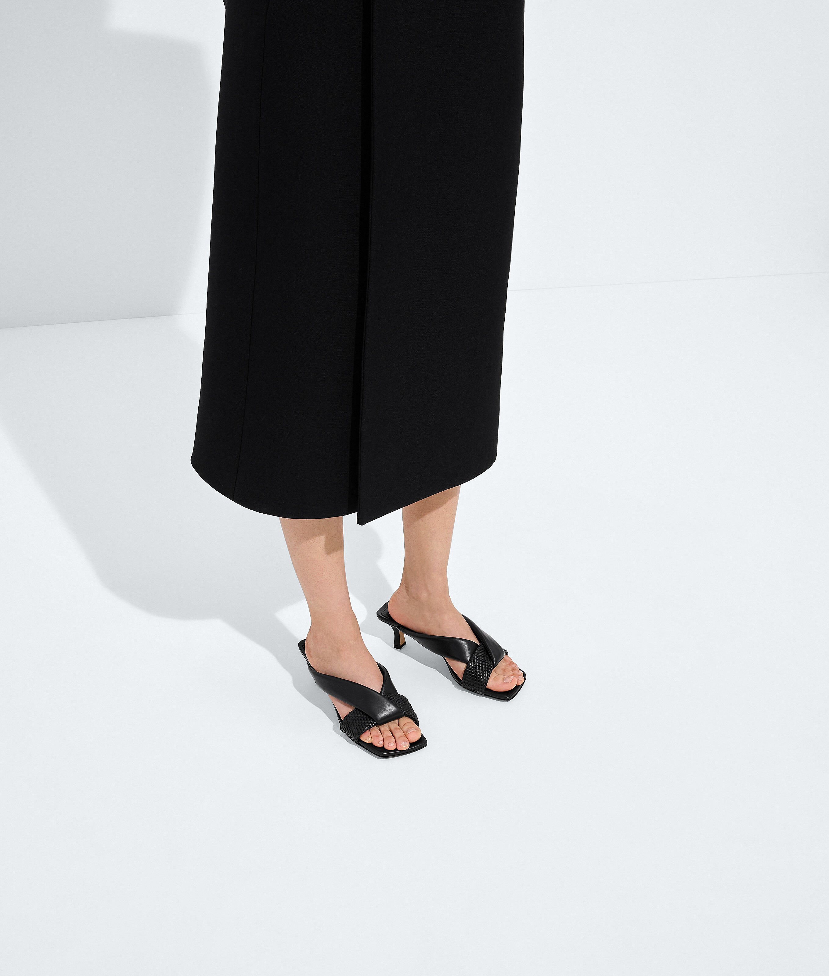 Women's Riva Mule in Espresso Bottega Veneta Latvia EN - Image 2